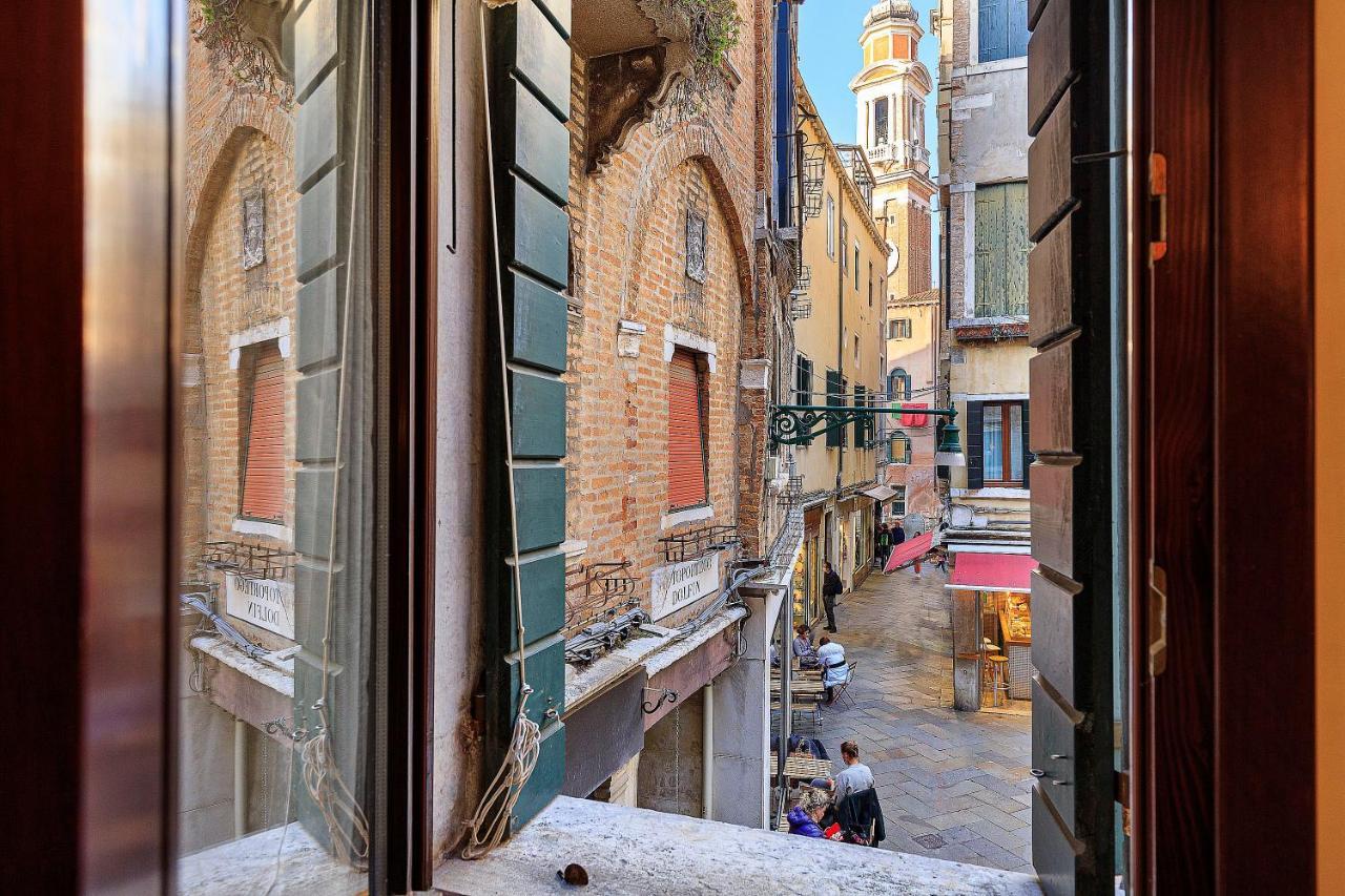 Canal-fresco-rialto