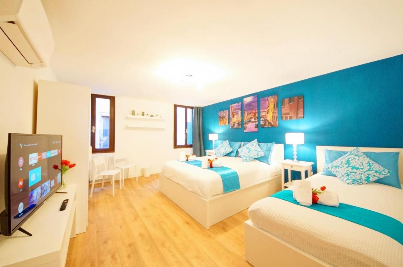 Calle Dei Fabbri Marble Apartment