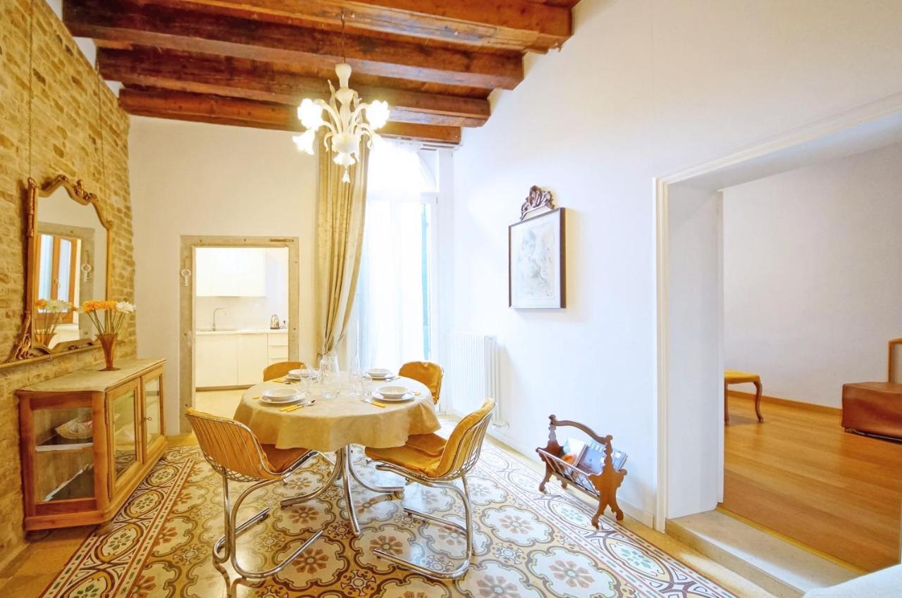 Dolcevita N 499 Biennale Apartamento Veneza