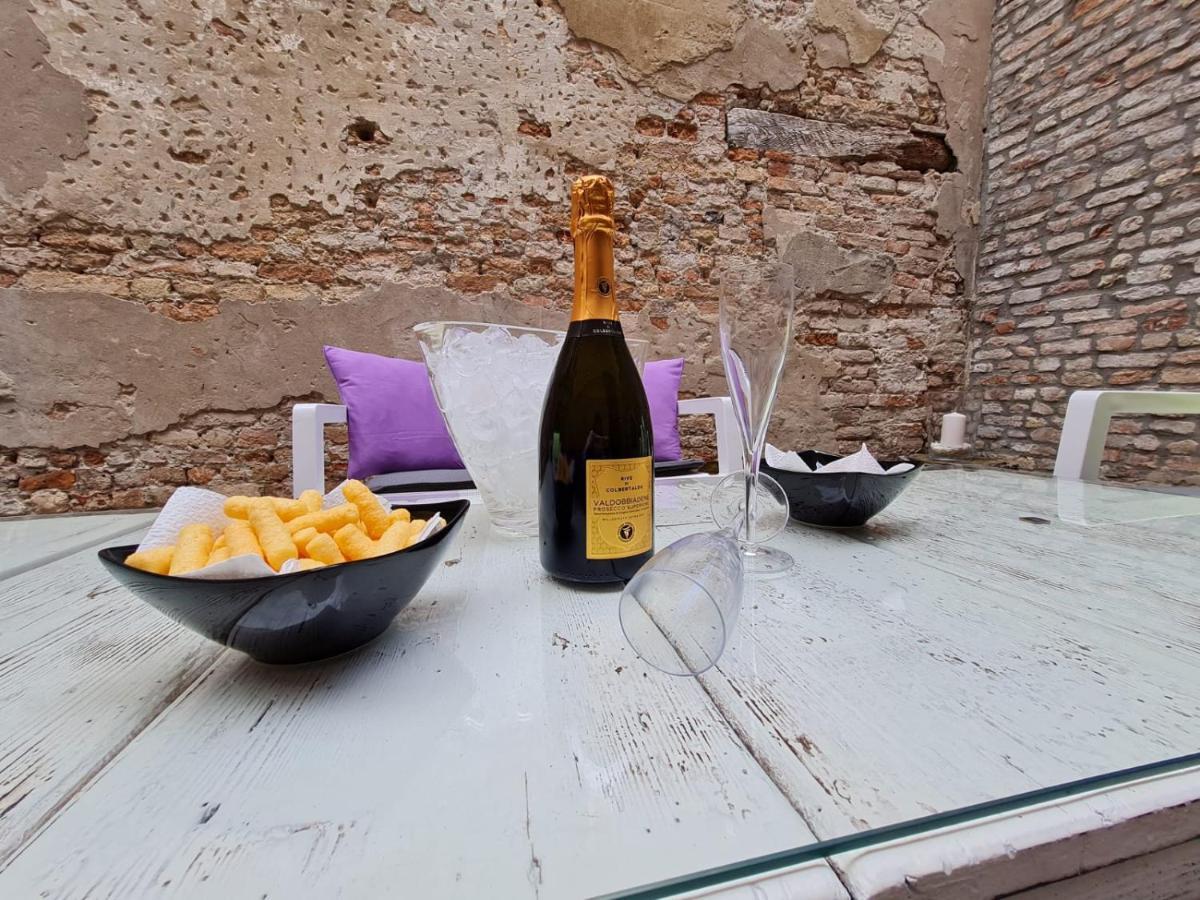 With Private Courtyard Apartment