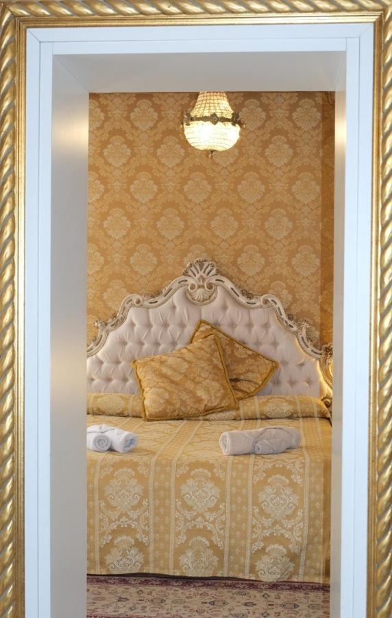 Apartment La Residenza Di Carlo Close To Piazza San Marco Venice