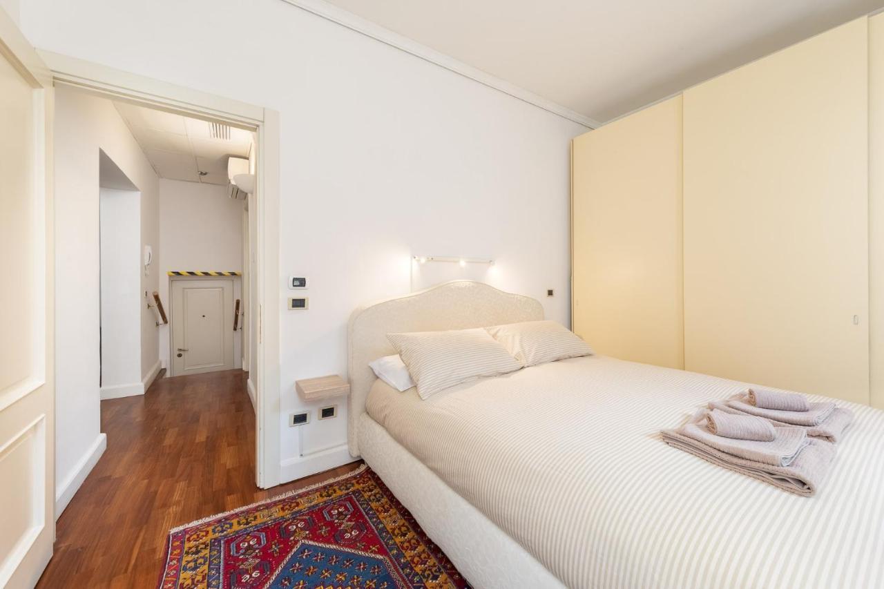 Colombina With Canal View Apartment Venice