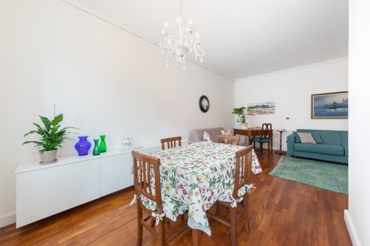 Colombina With Canal View Apartment *