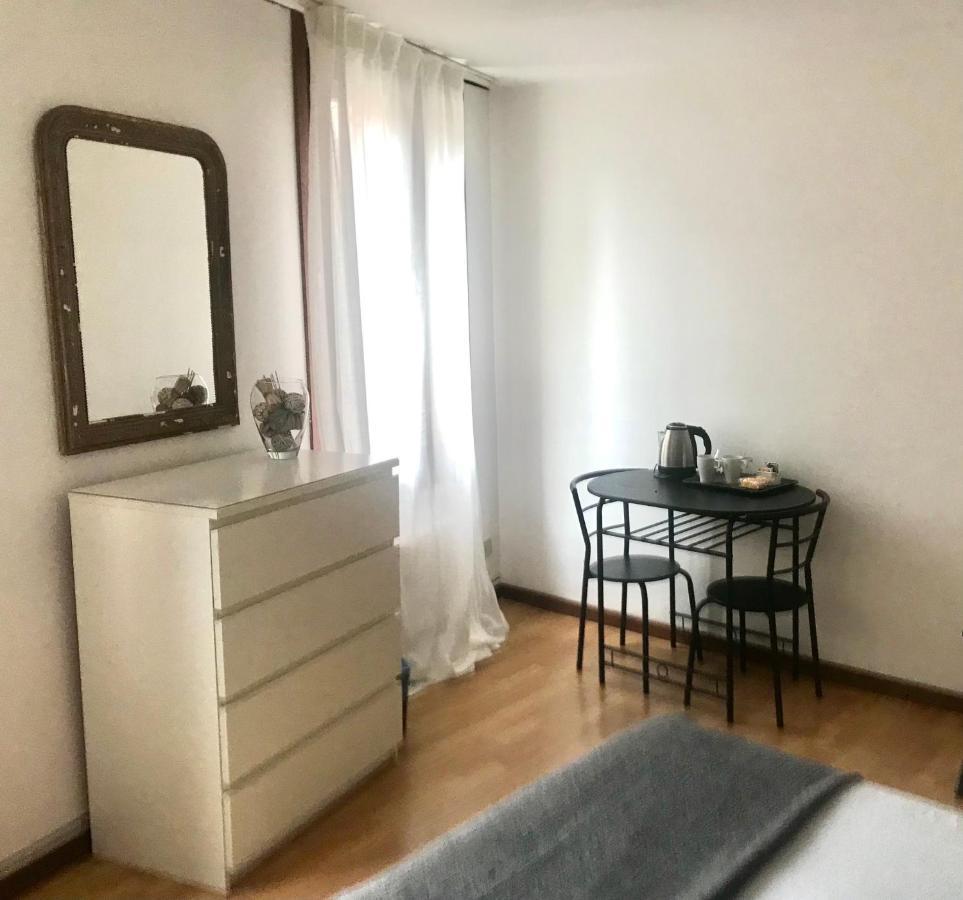 And - Private In Shared Guest house
