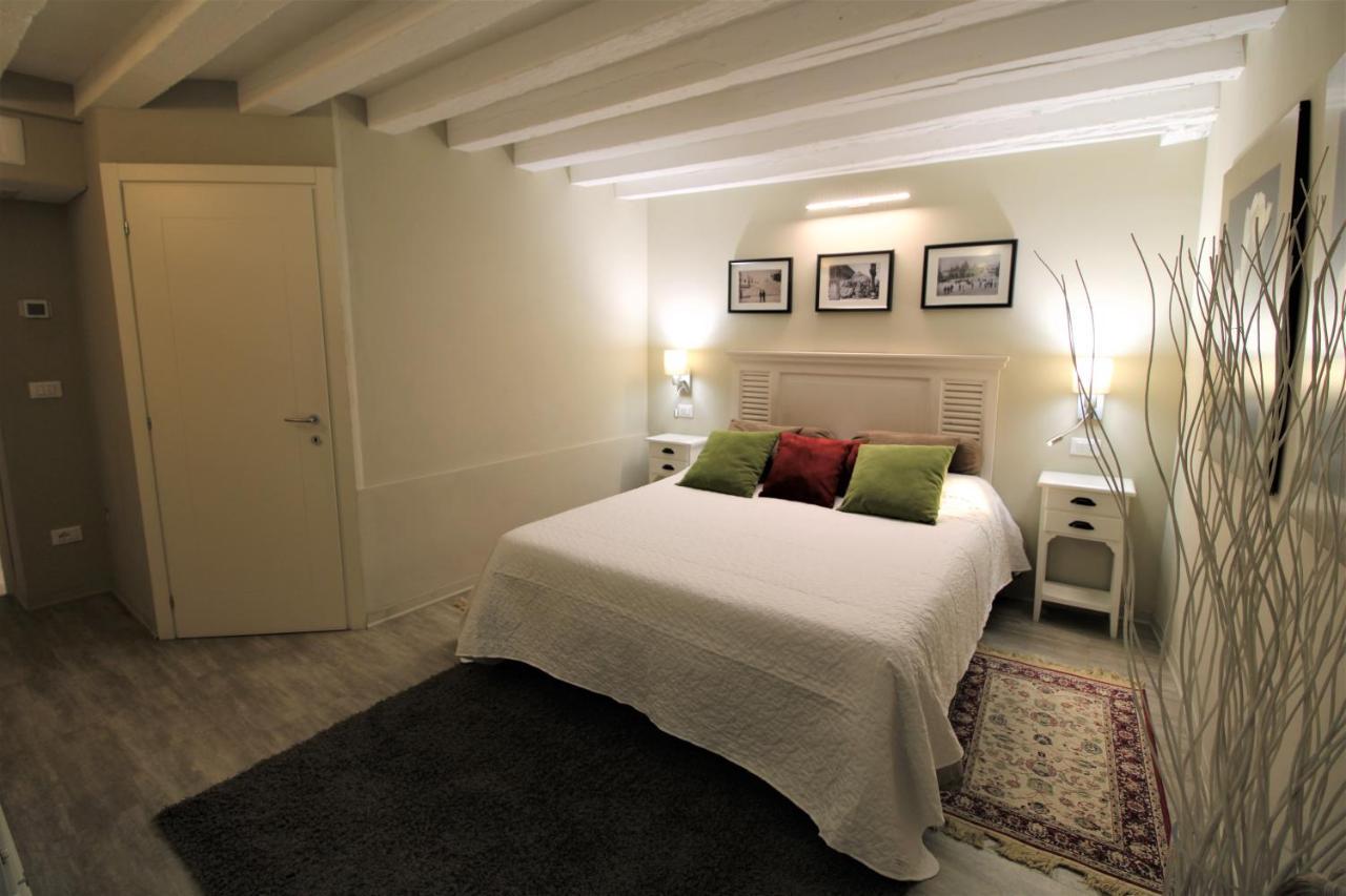 San Marco Fenice 3bdr 2bth Apartment