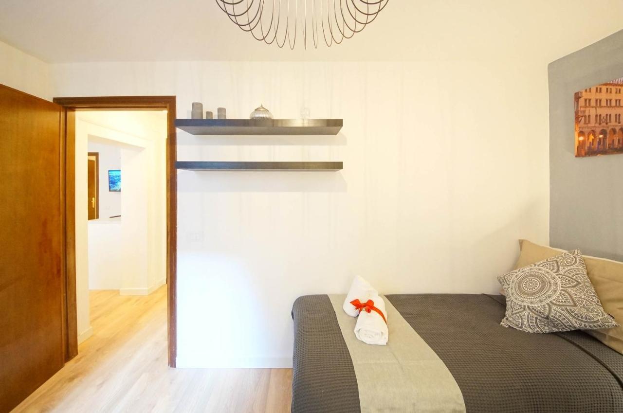 Calle Dei Fabbri Marble Apartment