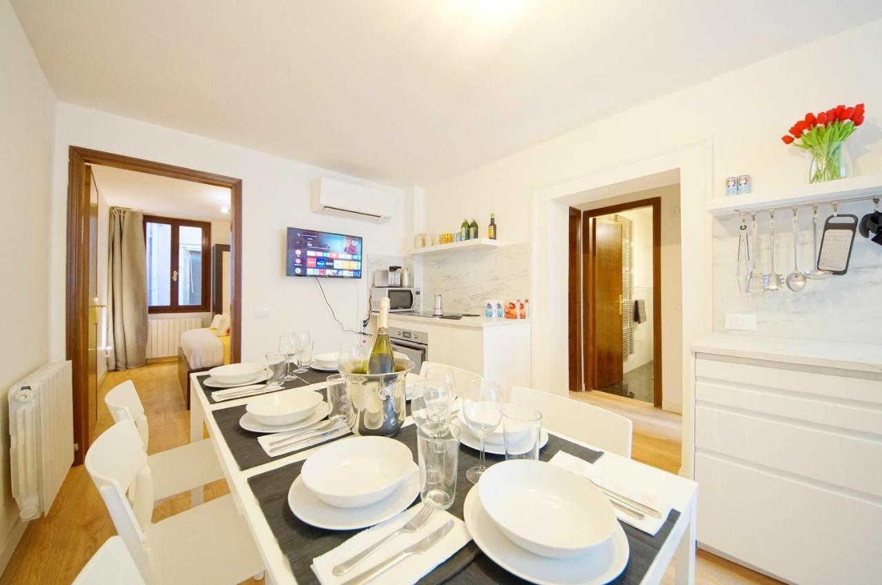 Calle Dei Fabbri Marble Apartment