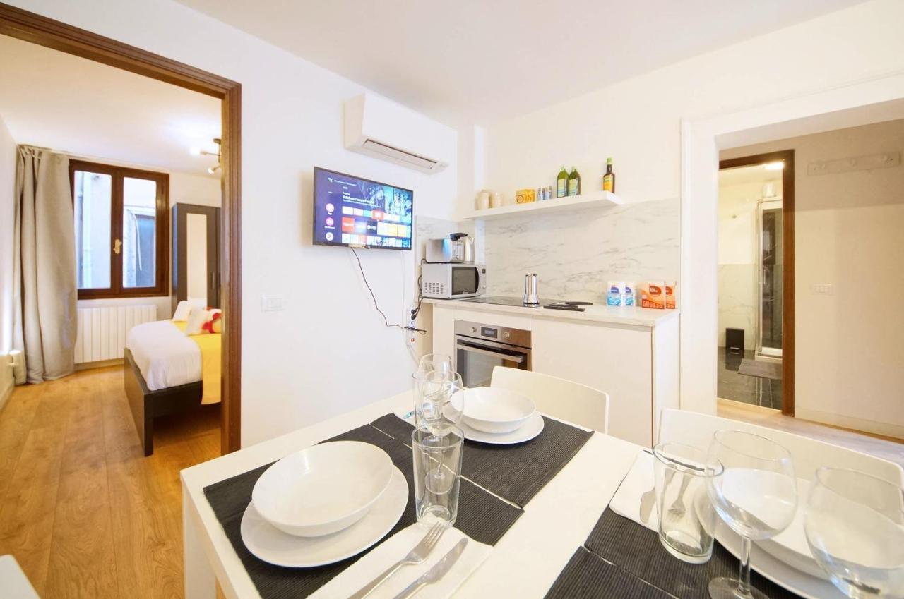 Apartment Calle Dei Fabbri Marble Venice