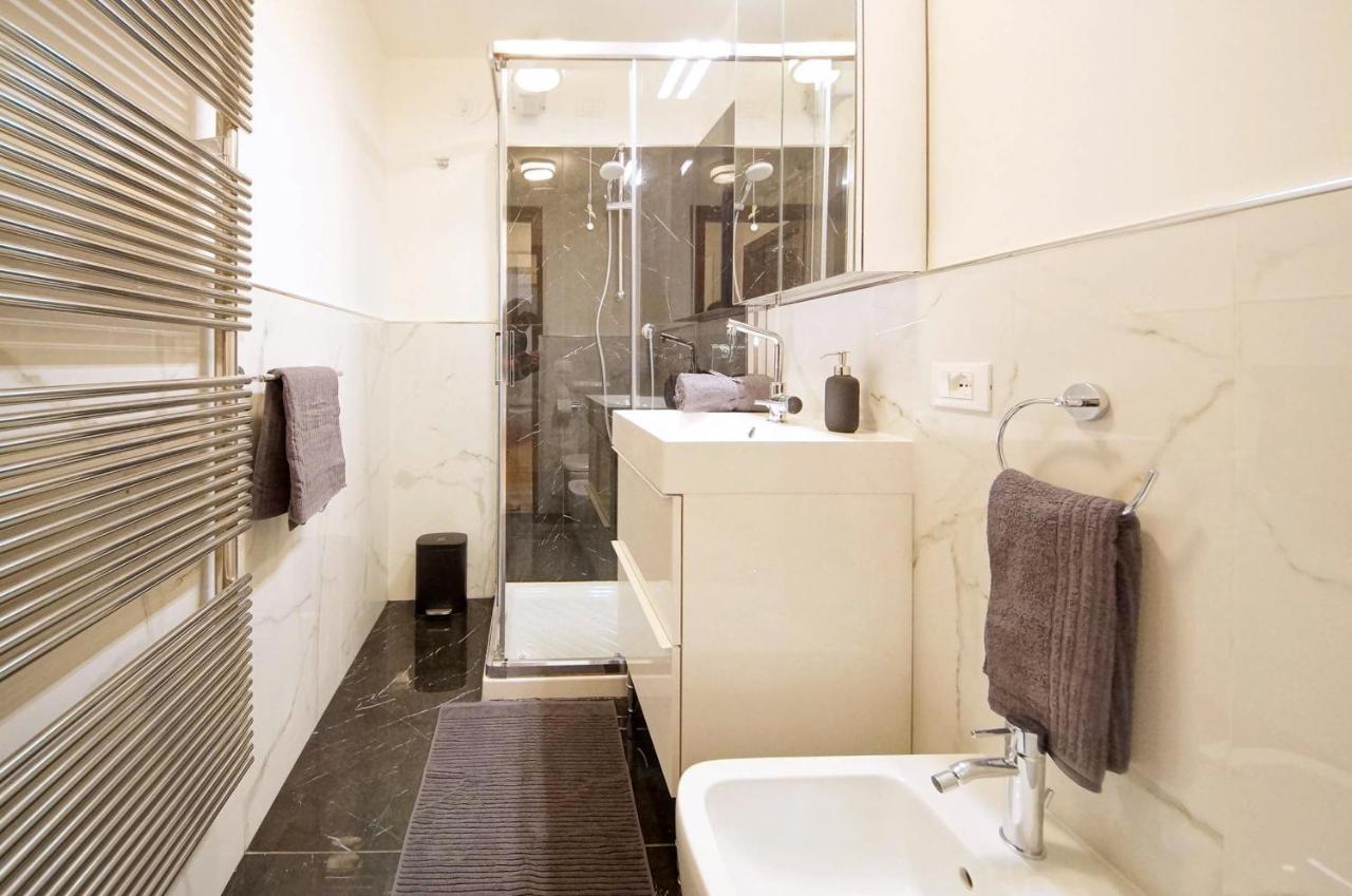 Calle Dei Fabbri Marble Apartment