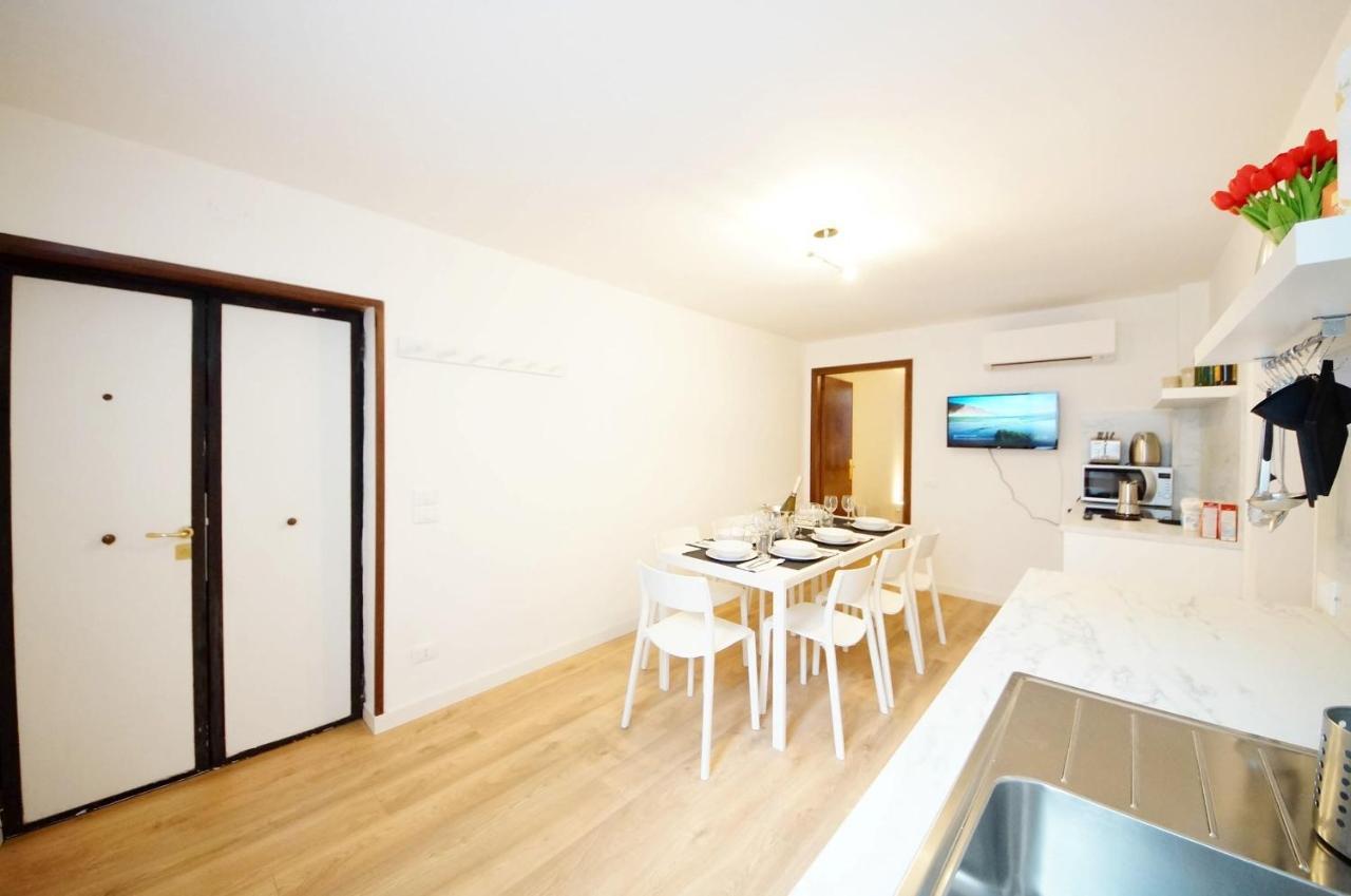 Calle Dei Fabbri Marble Apartment Venice
