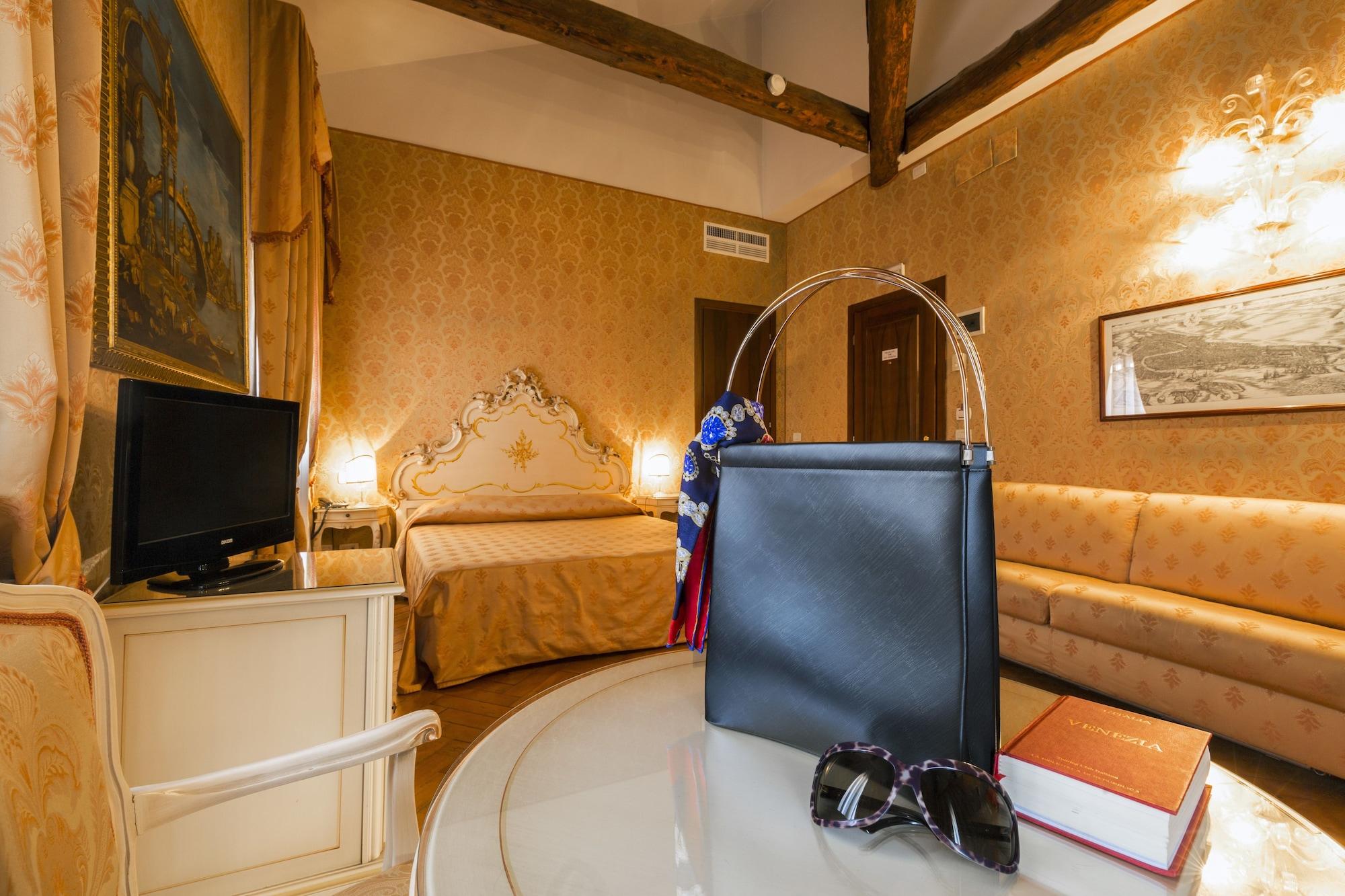 Palazzo Guardi Guest house Venice