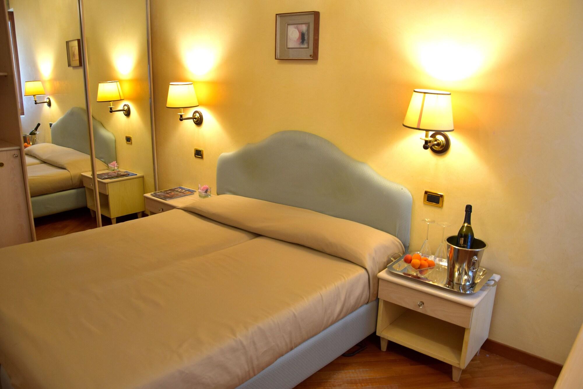Residenza Favaro Hotel *