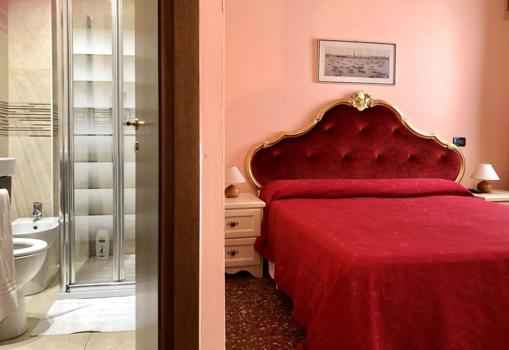 Alloggi Serena Bed & Breakfast 2*