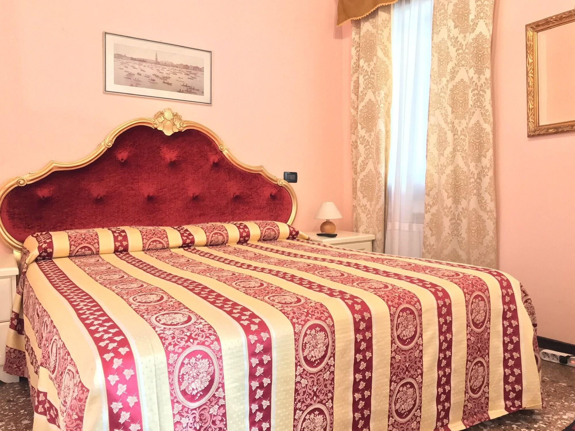 Alloggi Serena Bed & Breakfast 2*