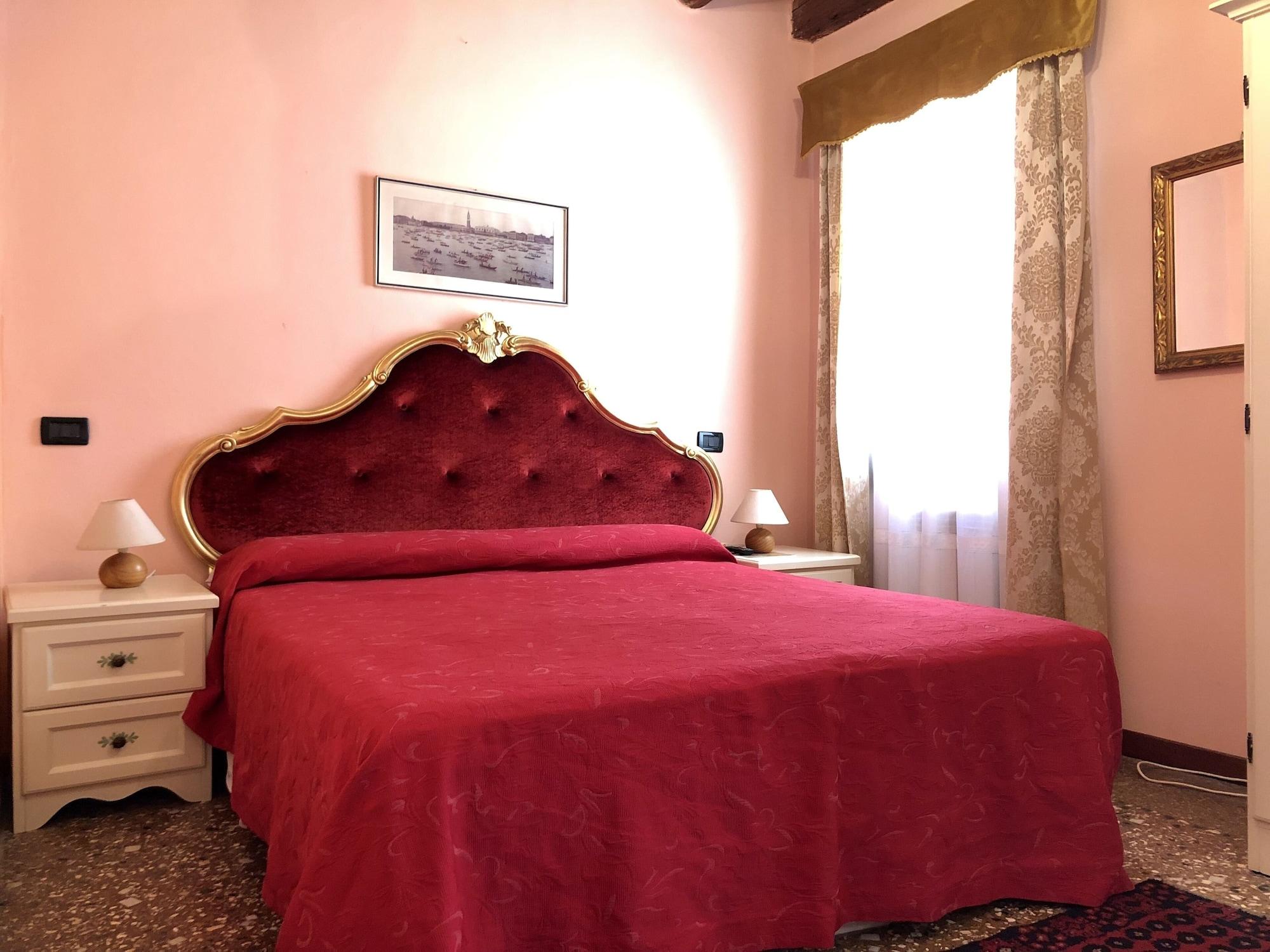 Alloggi Serena Bed & Breakfast 2*