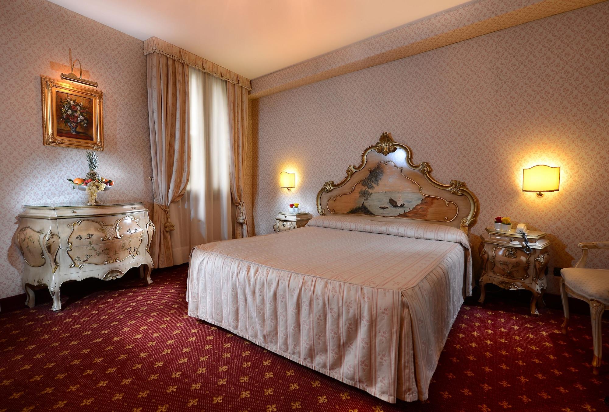 Ca Rialto 3* Venice