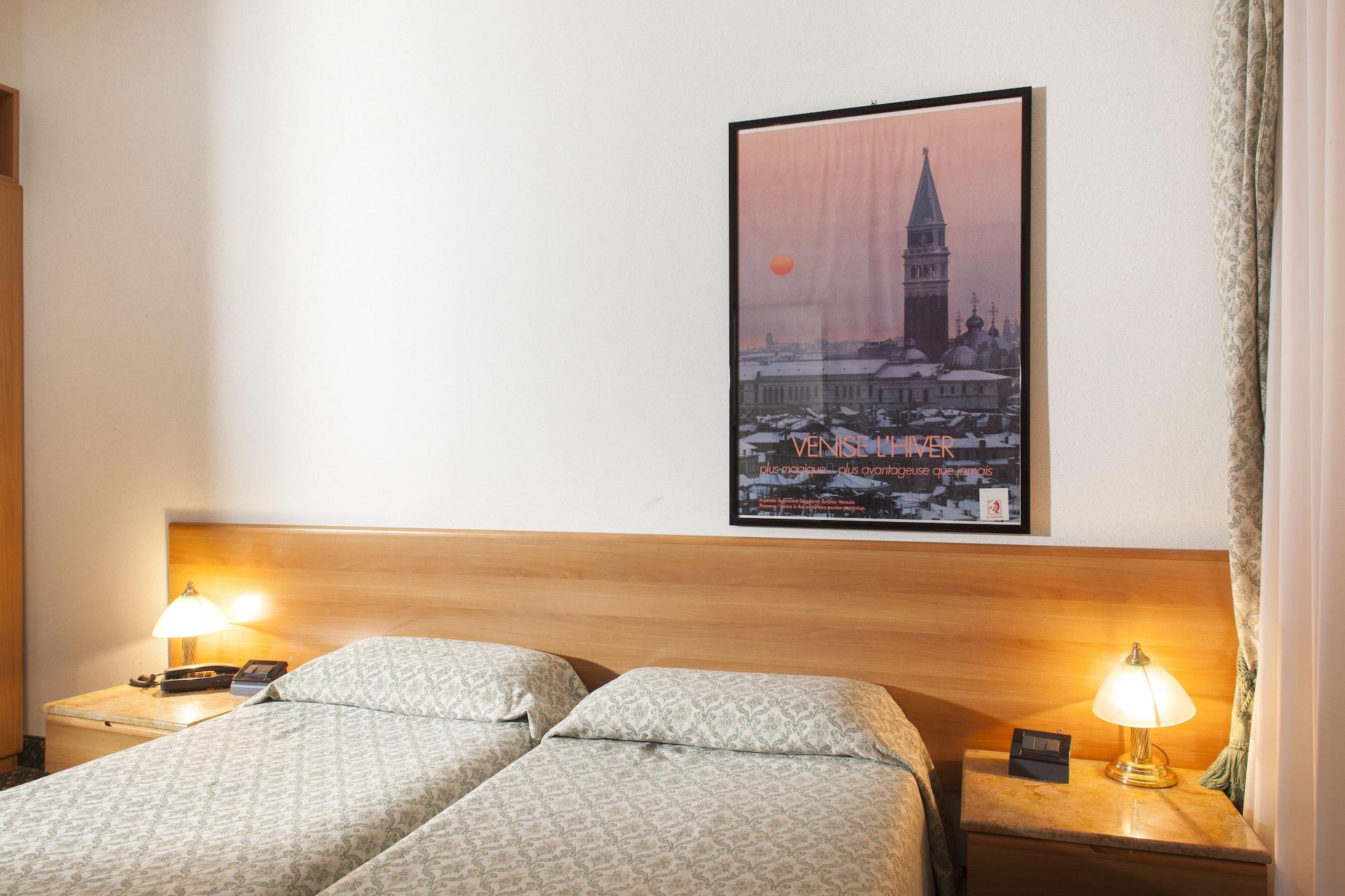 Hotel Commercio&pellegrino 3*