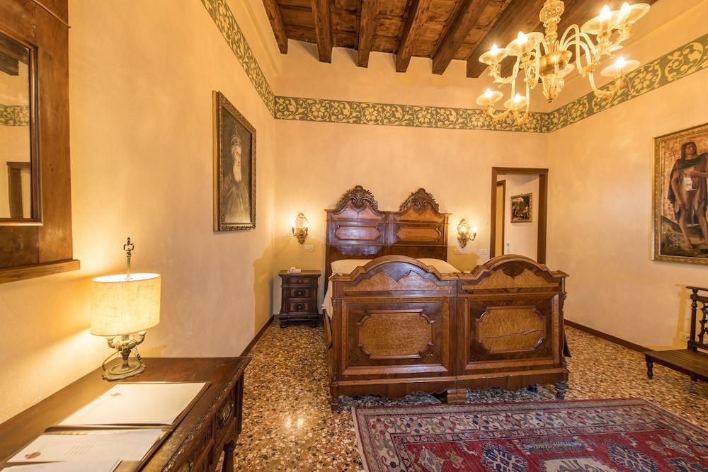 Palazzo Priuli 4* Venice