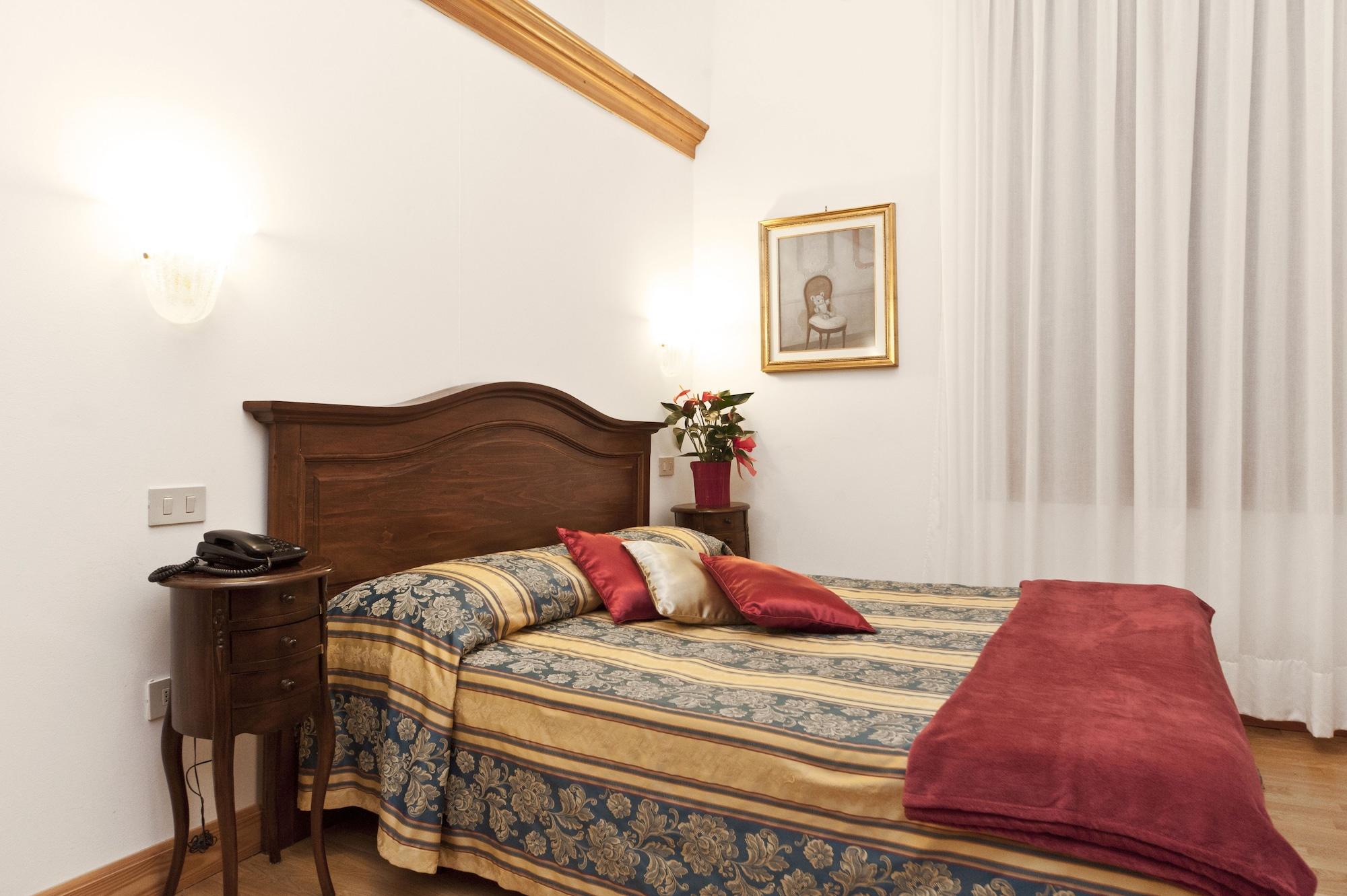 Fava Hotel 2*