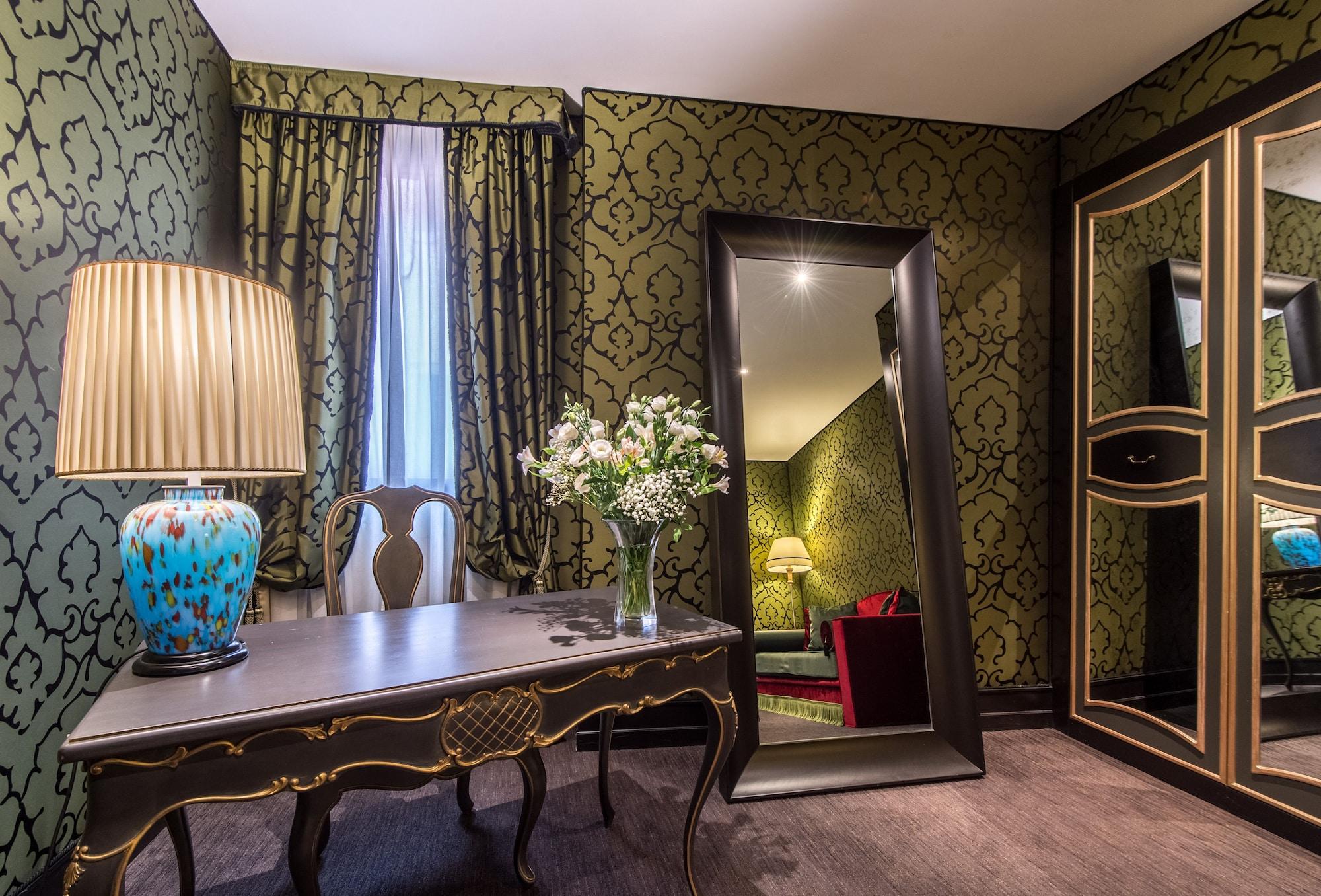 Aqua Palace 4* Venice