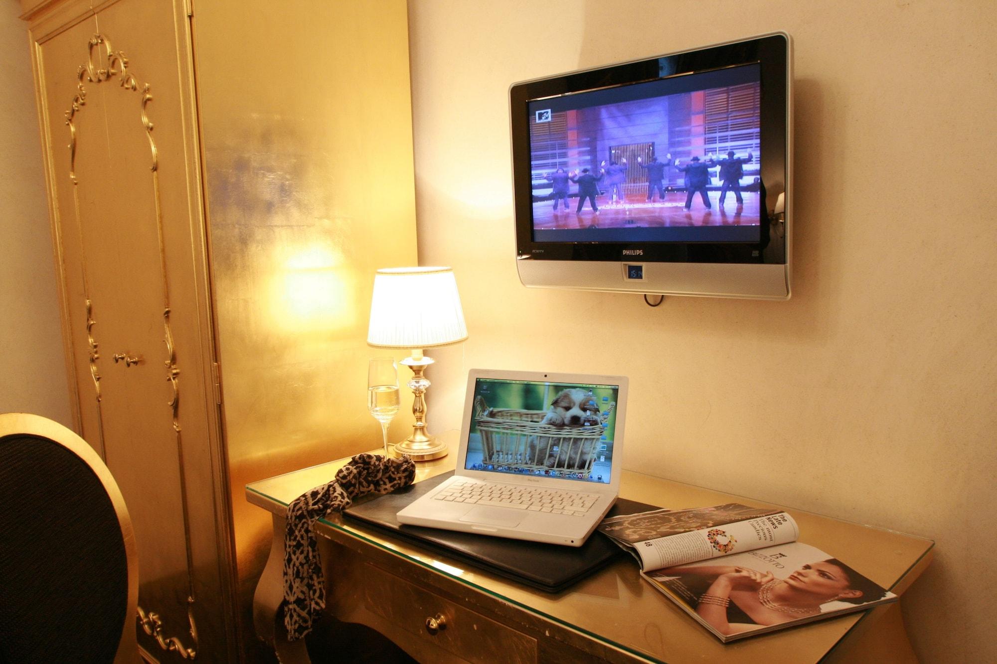 Hotel Al Ponte Dei Sospiri 4*