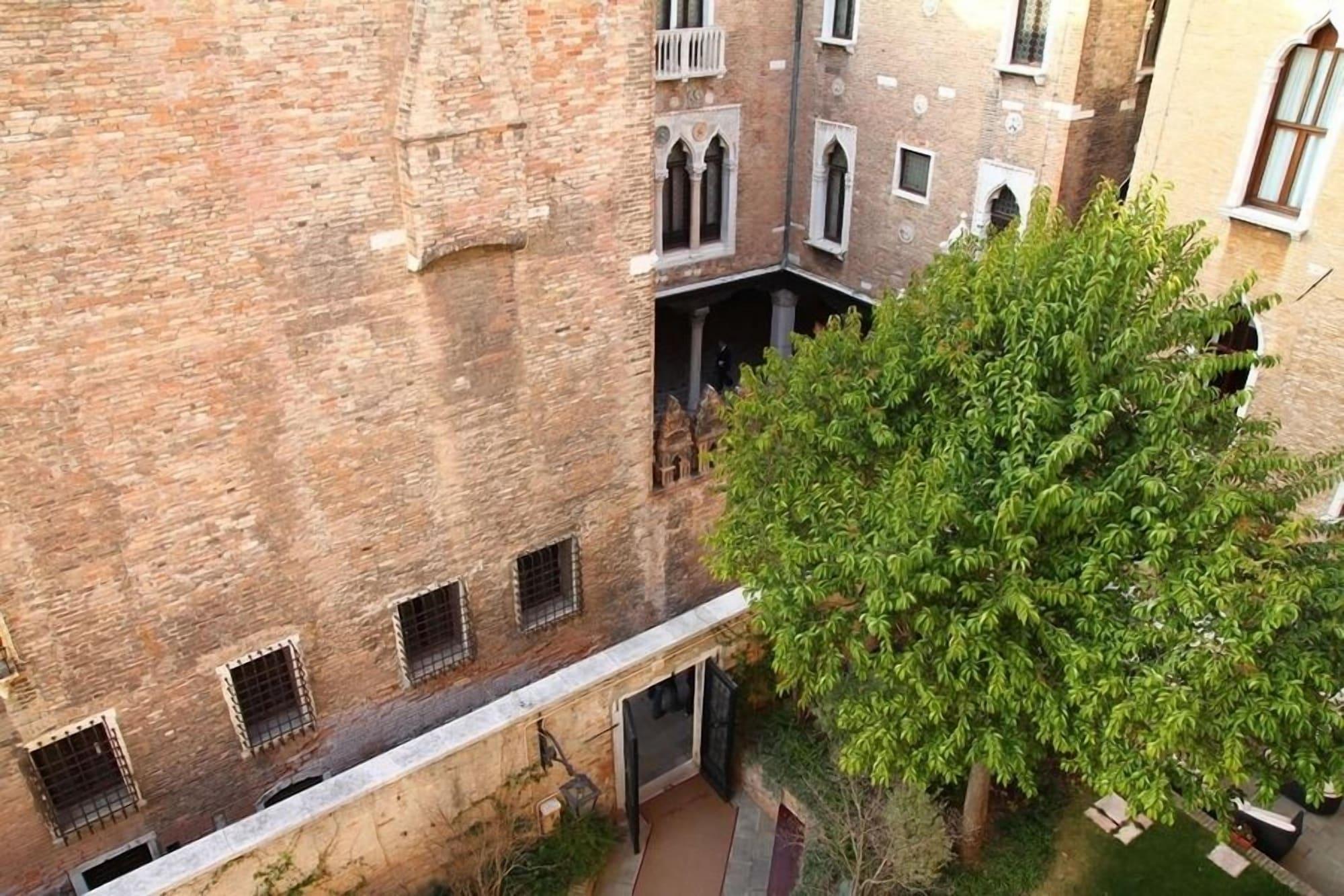 Pesaro Palace 4* Veneza