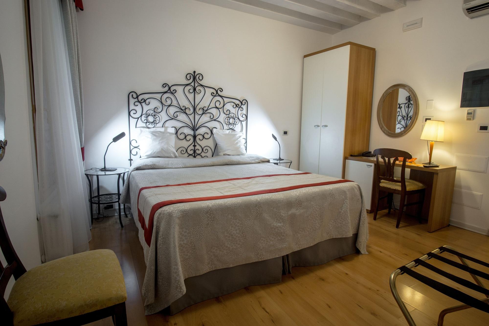 Hotel Antigo Trovatore Veneza