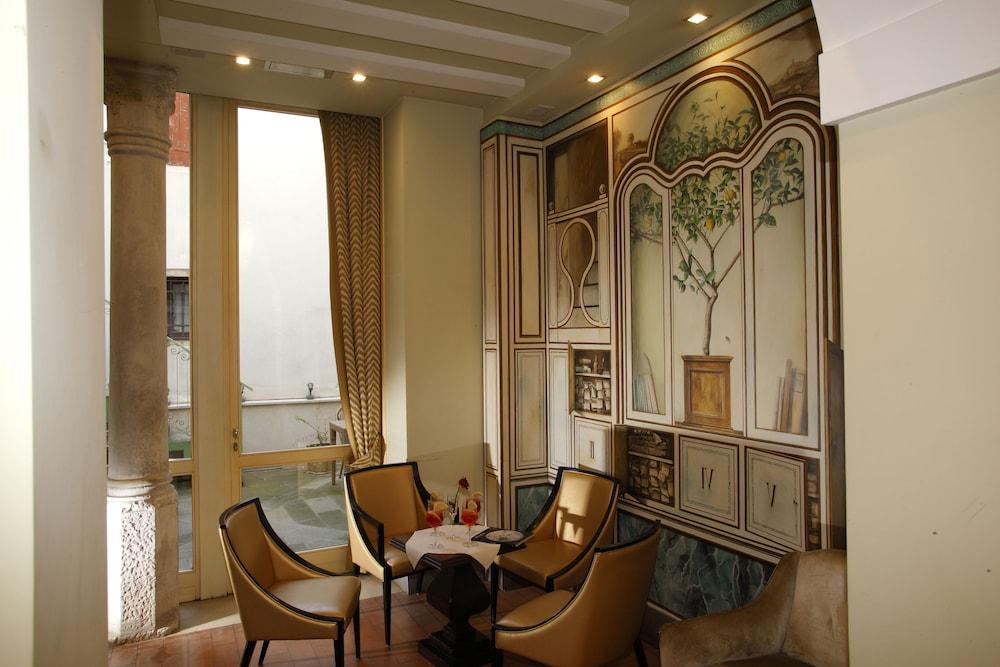 Hotel Dei Dragomanni 4*