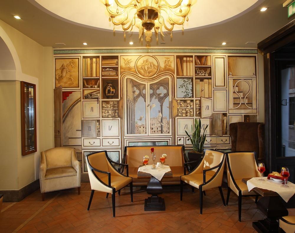 Dei Dragomanni Hotel 4*