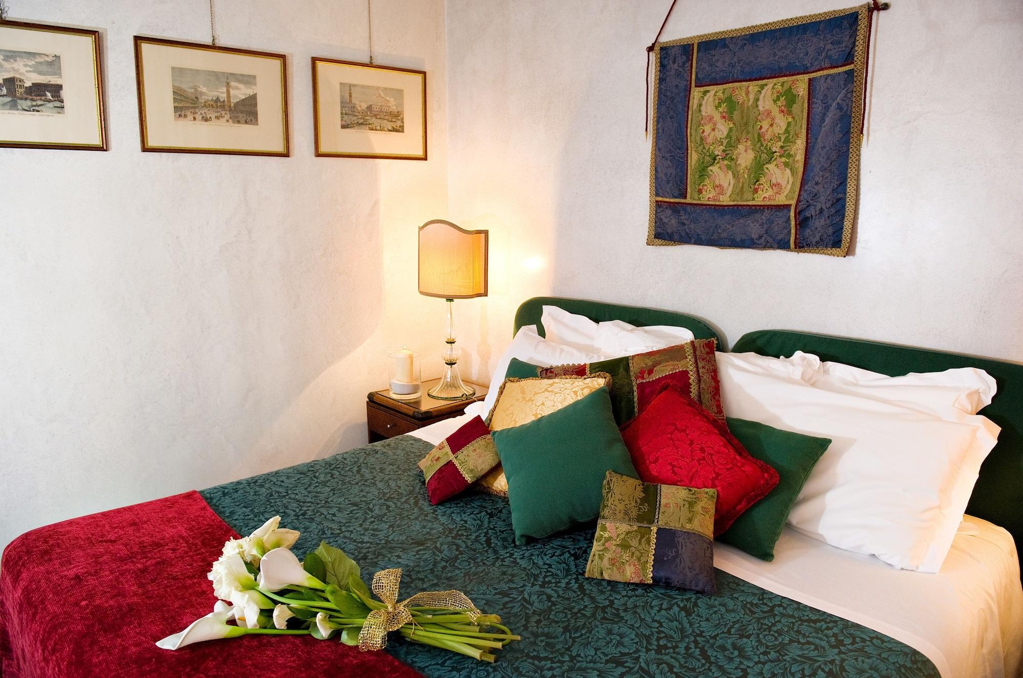 Hotel Palazzo Del Giglio 4*