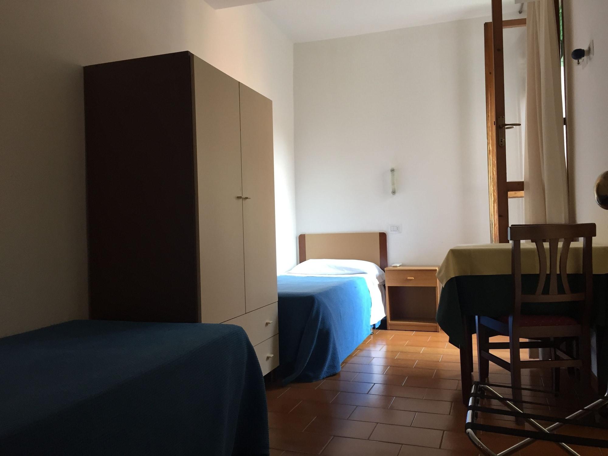Canada Hotel 2*