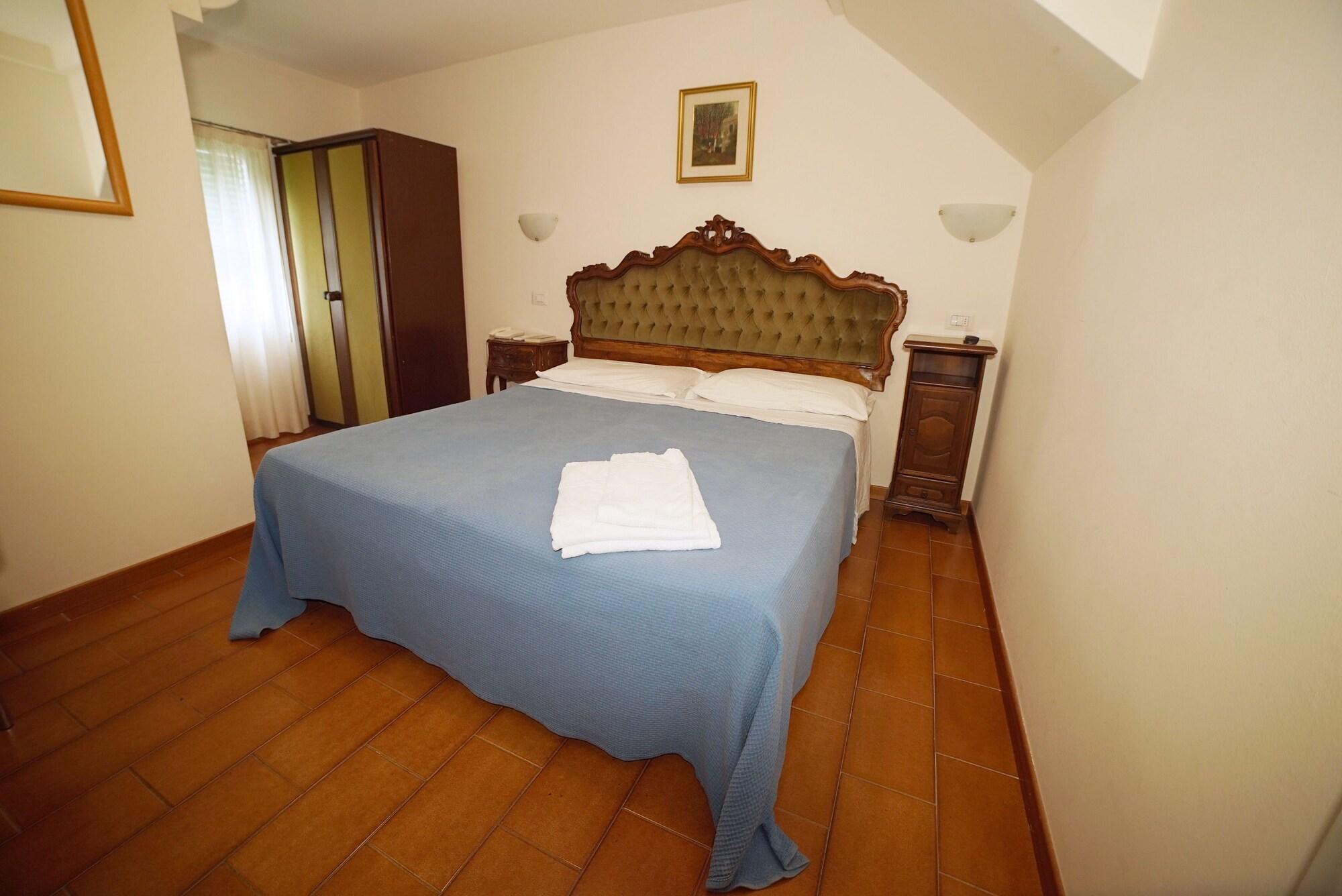 Hotel Canada 2*