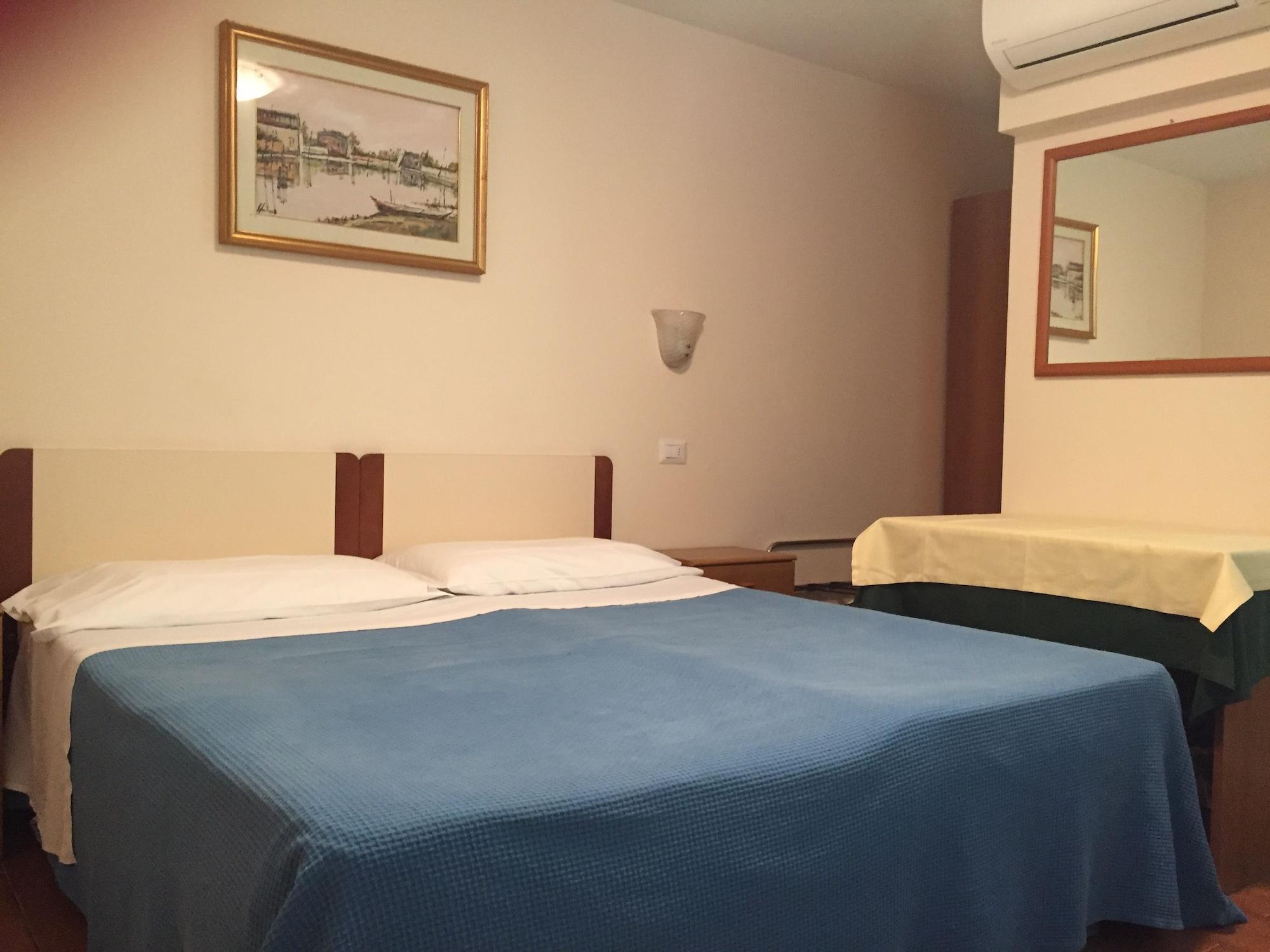 Canada Hotel 2*
