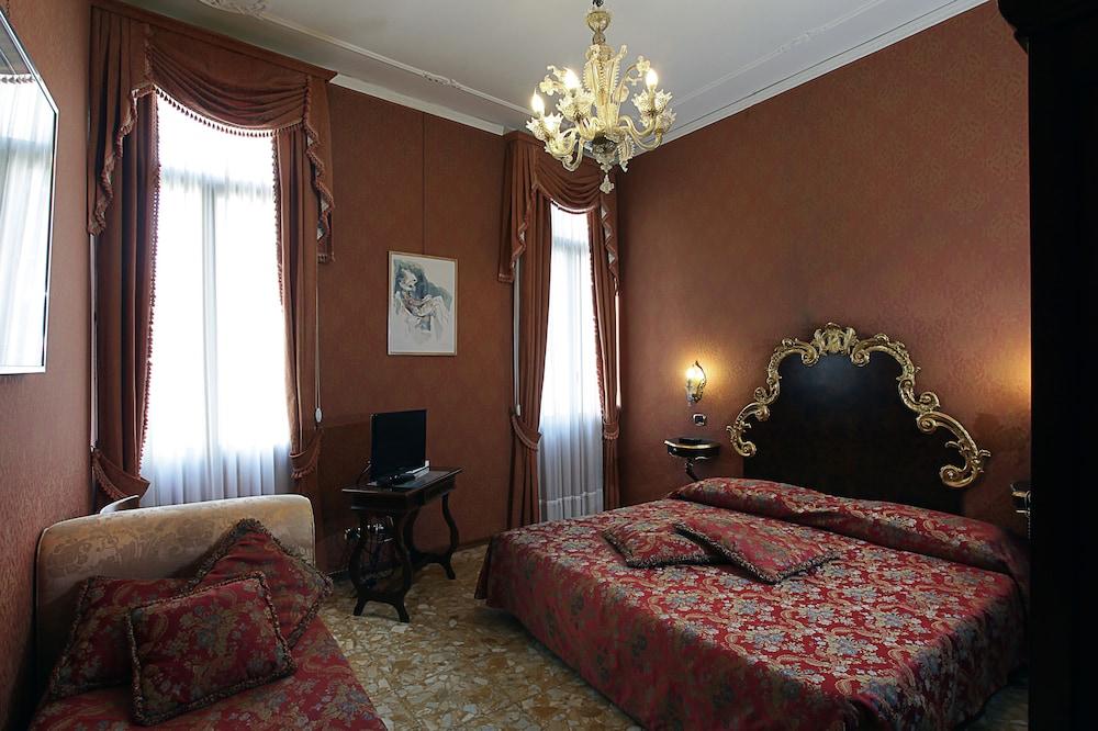 Hotel Ateneo Venice