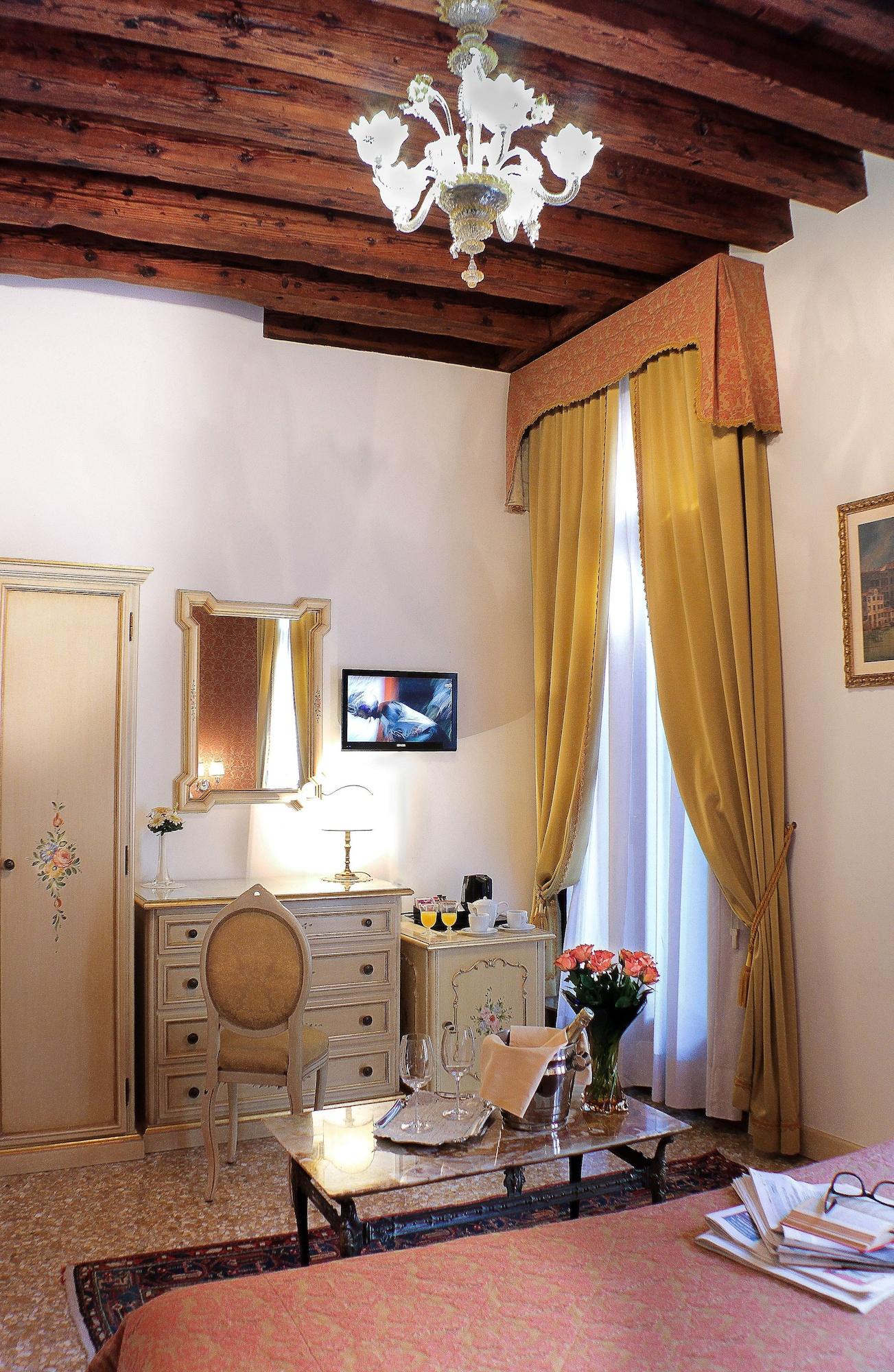 Bed & Breakfast Apostoli Palace 3*