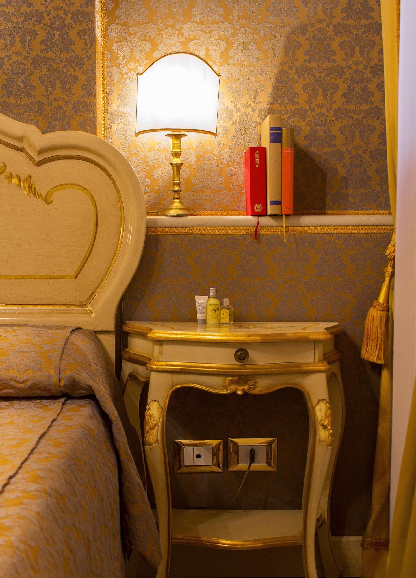 Apostoli Palace Bed & Breakfast 3*