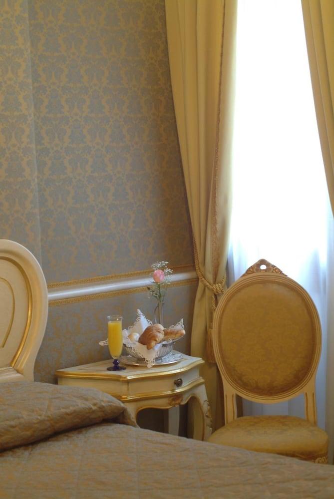 Apostoli Palace Bed & Breakfast