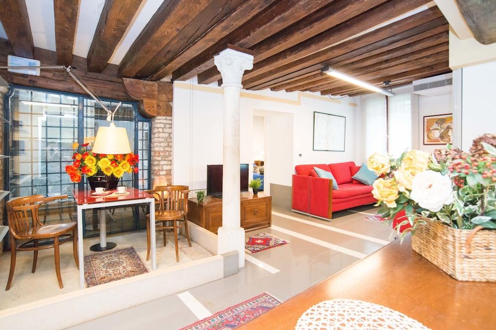 La Corte Bed & Breakfast 3*