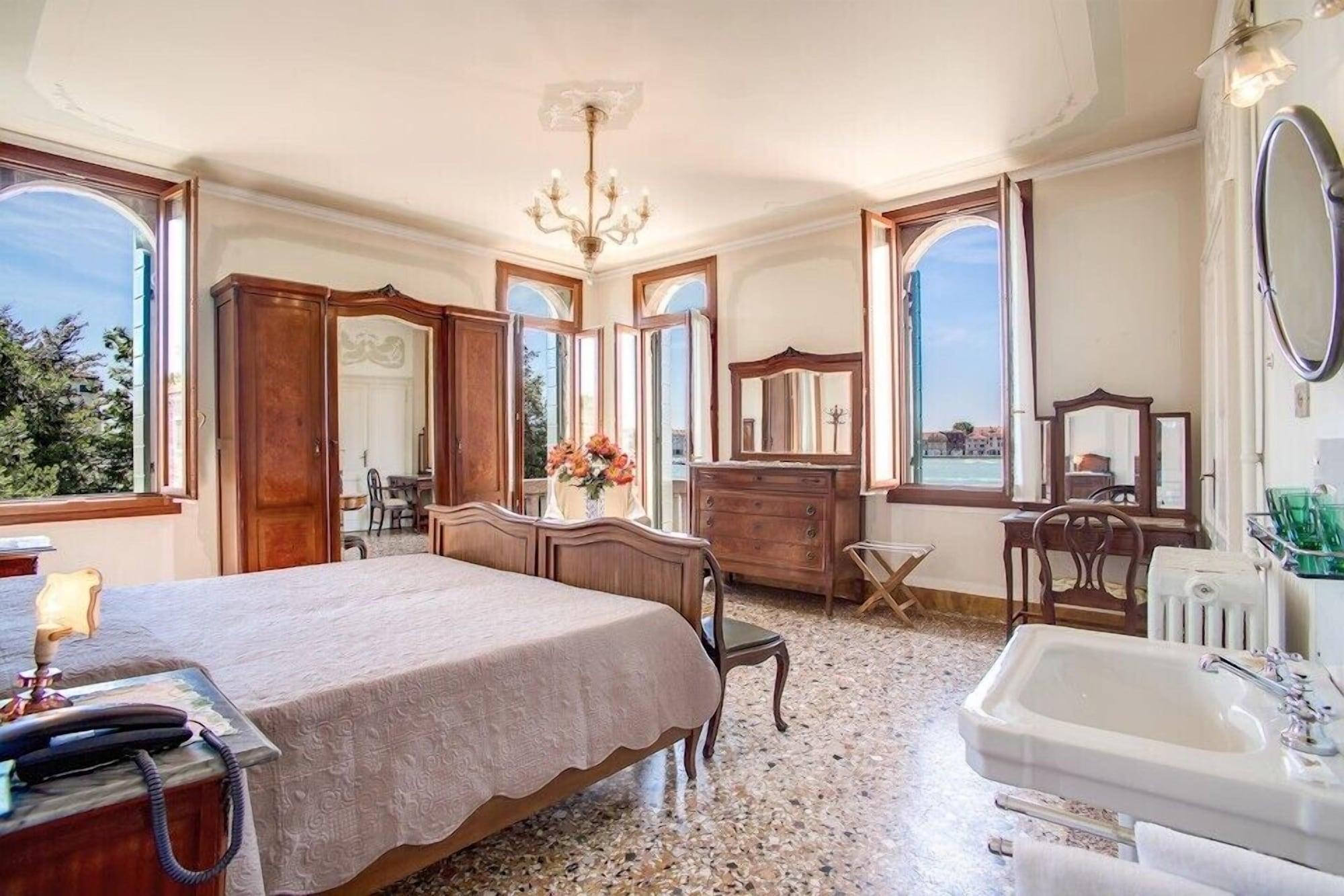 Hotel Seguso 2*