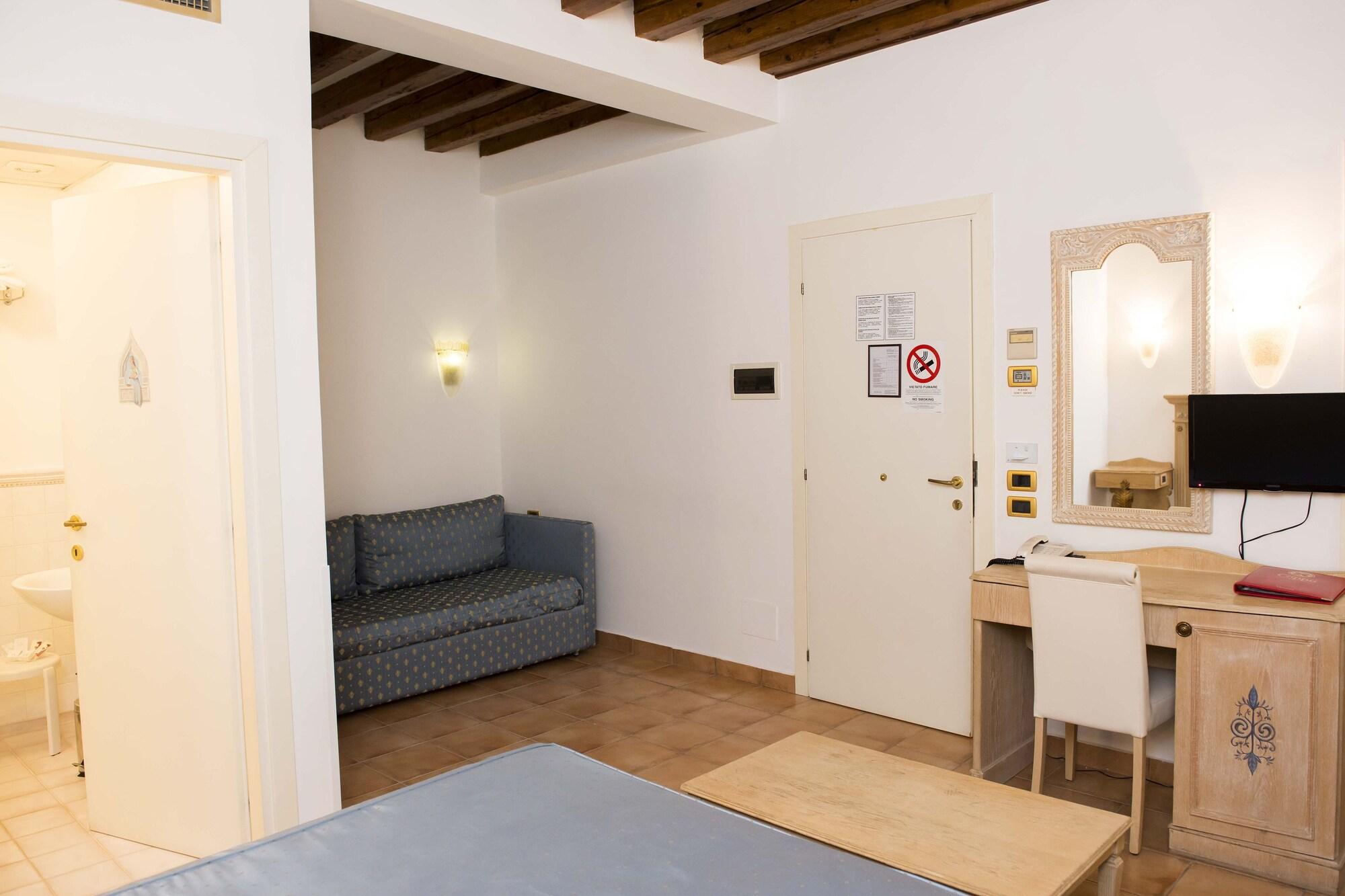 Guest house Daplace - Antica Casa Coppo 3*