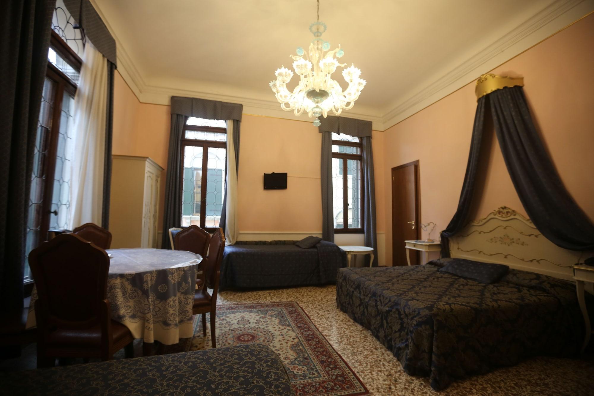 Hotel Mezzo Pozzo 2*