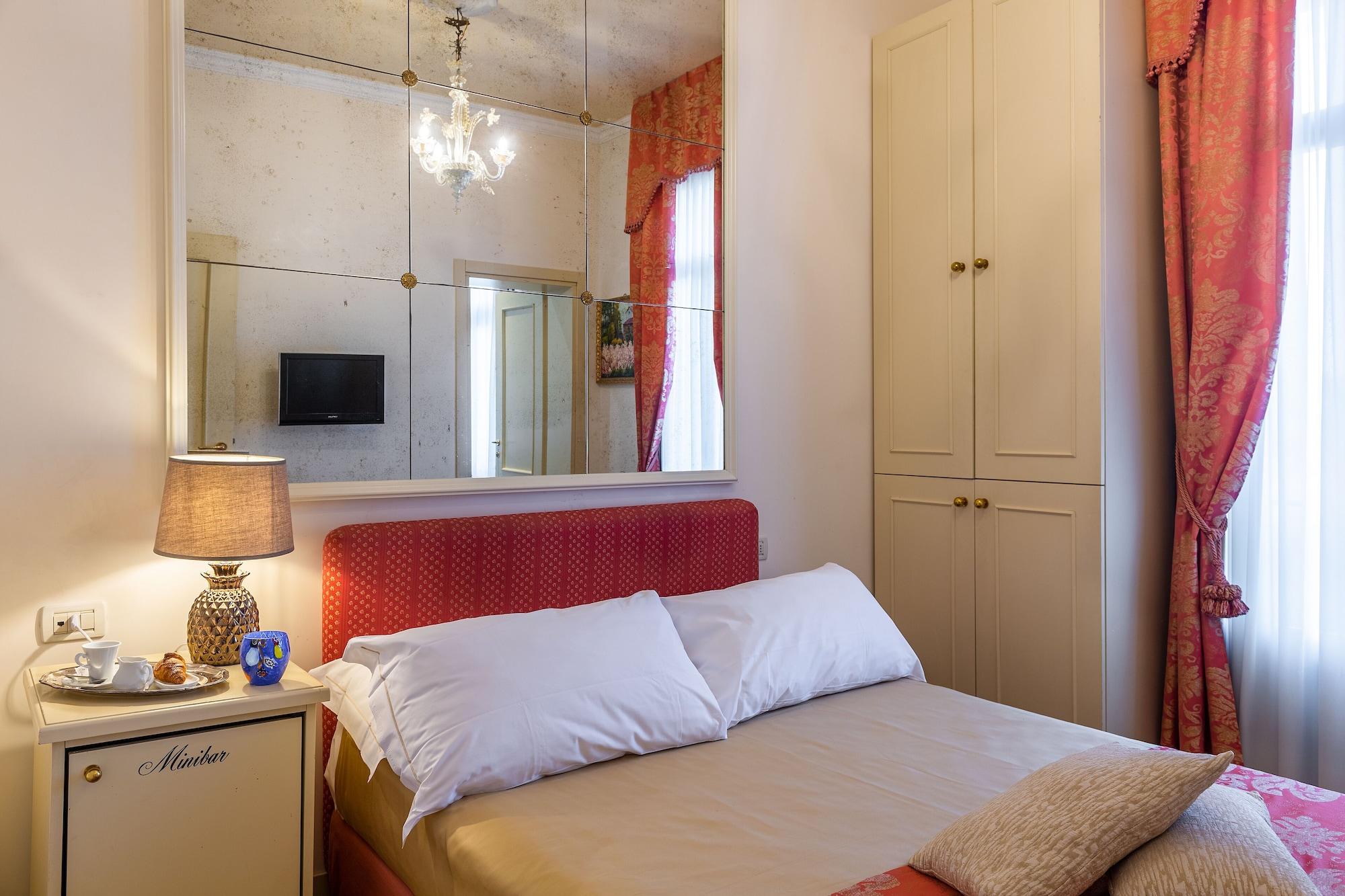 Palazzo Odoni 3* Venice