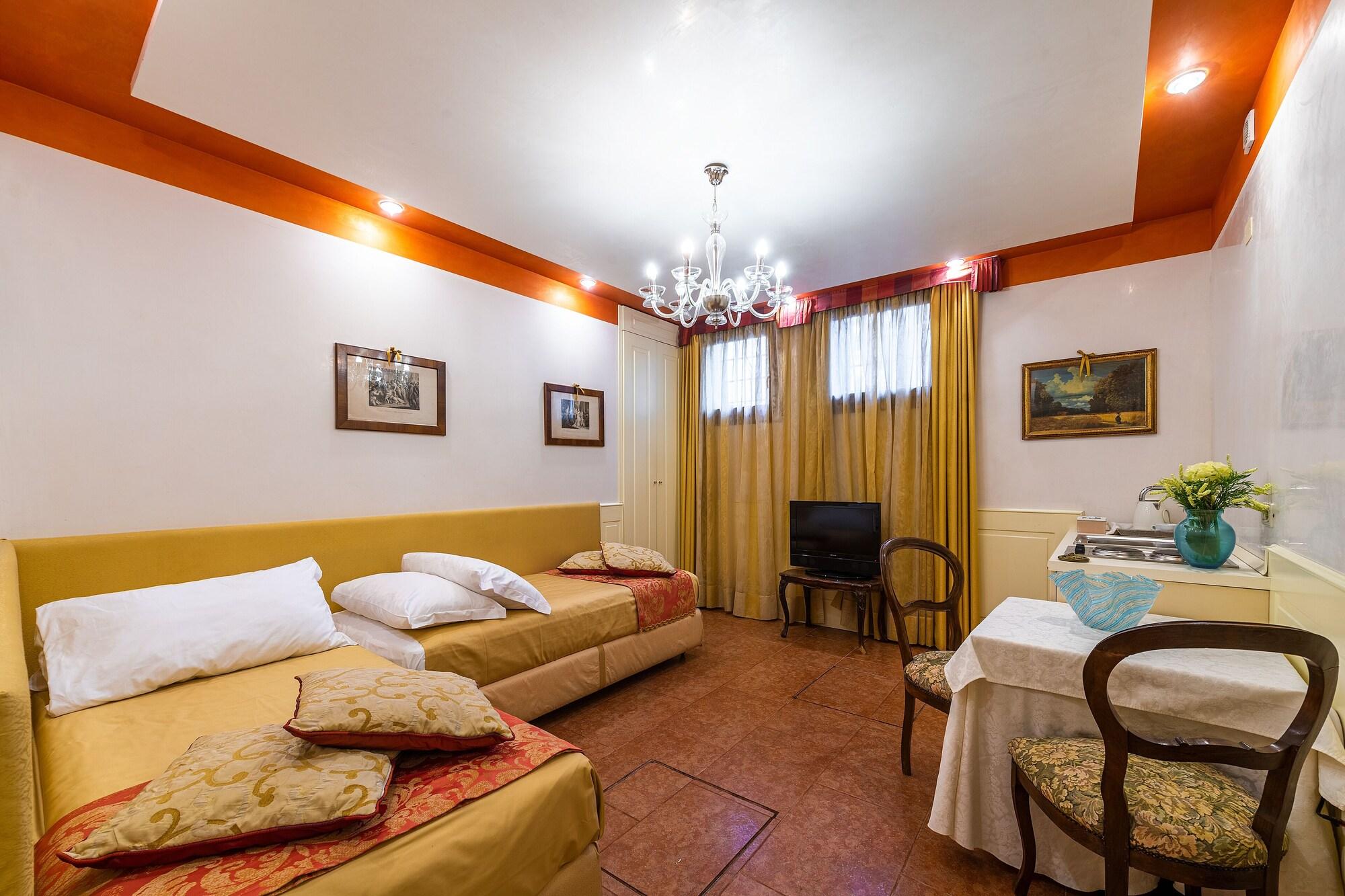 Palazzo Odoni 3*