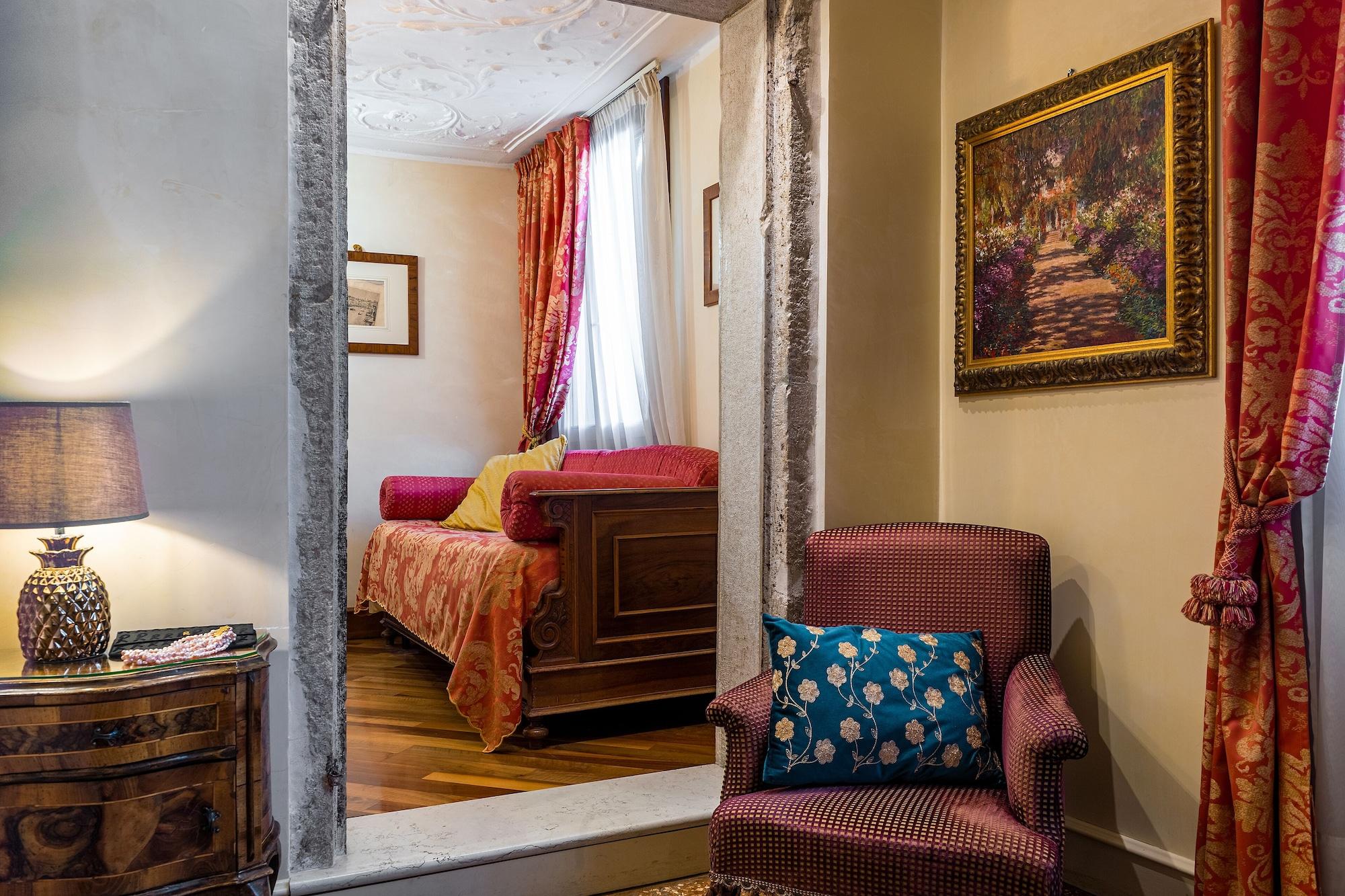 Palazzo Odoni 3* Venice