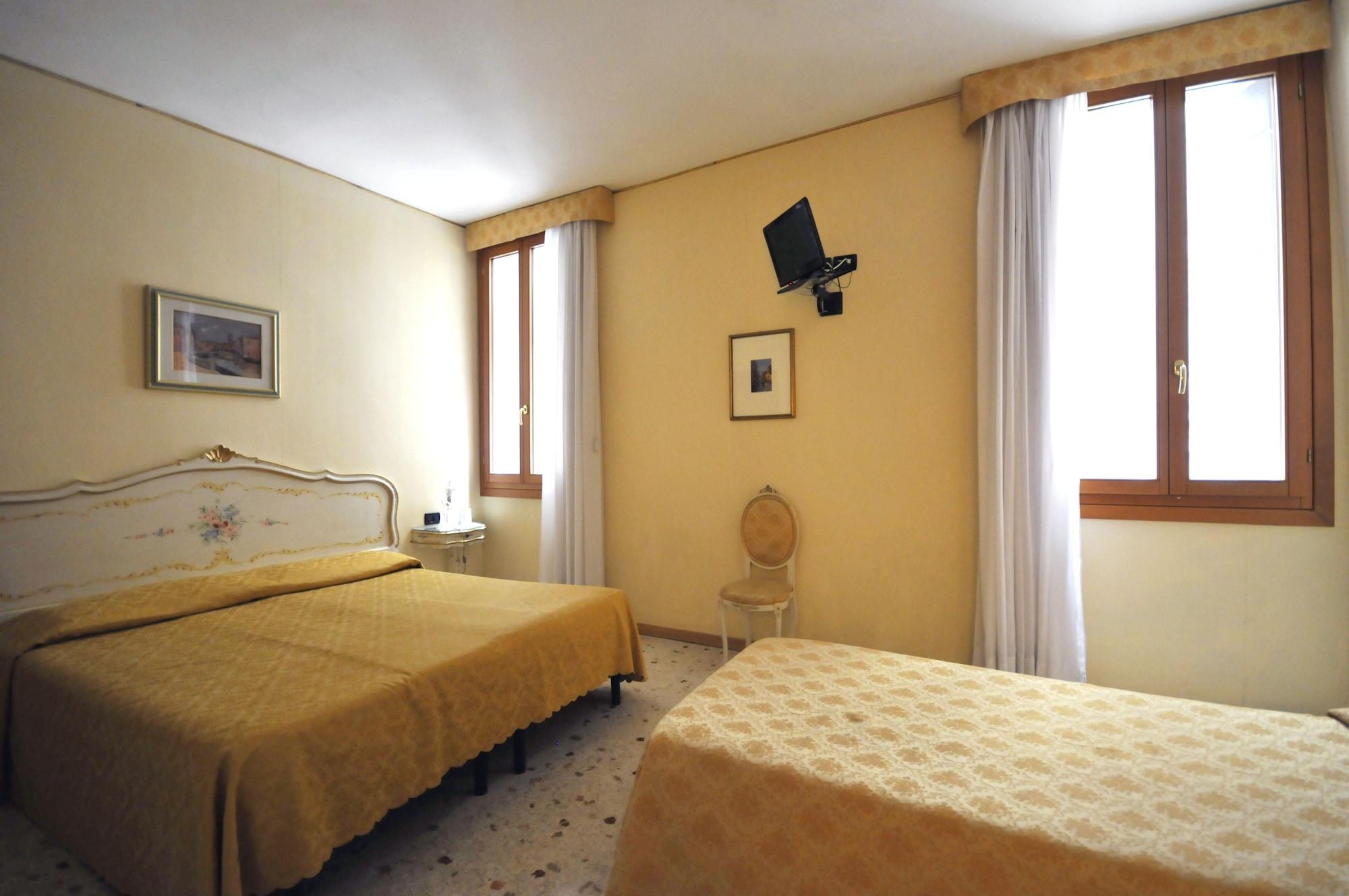 Guest house Ca' Leon D'oro 3*