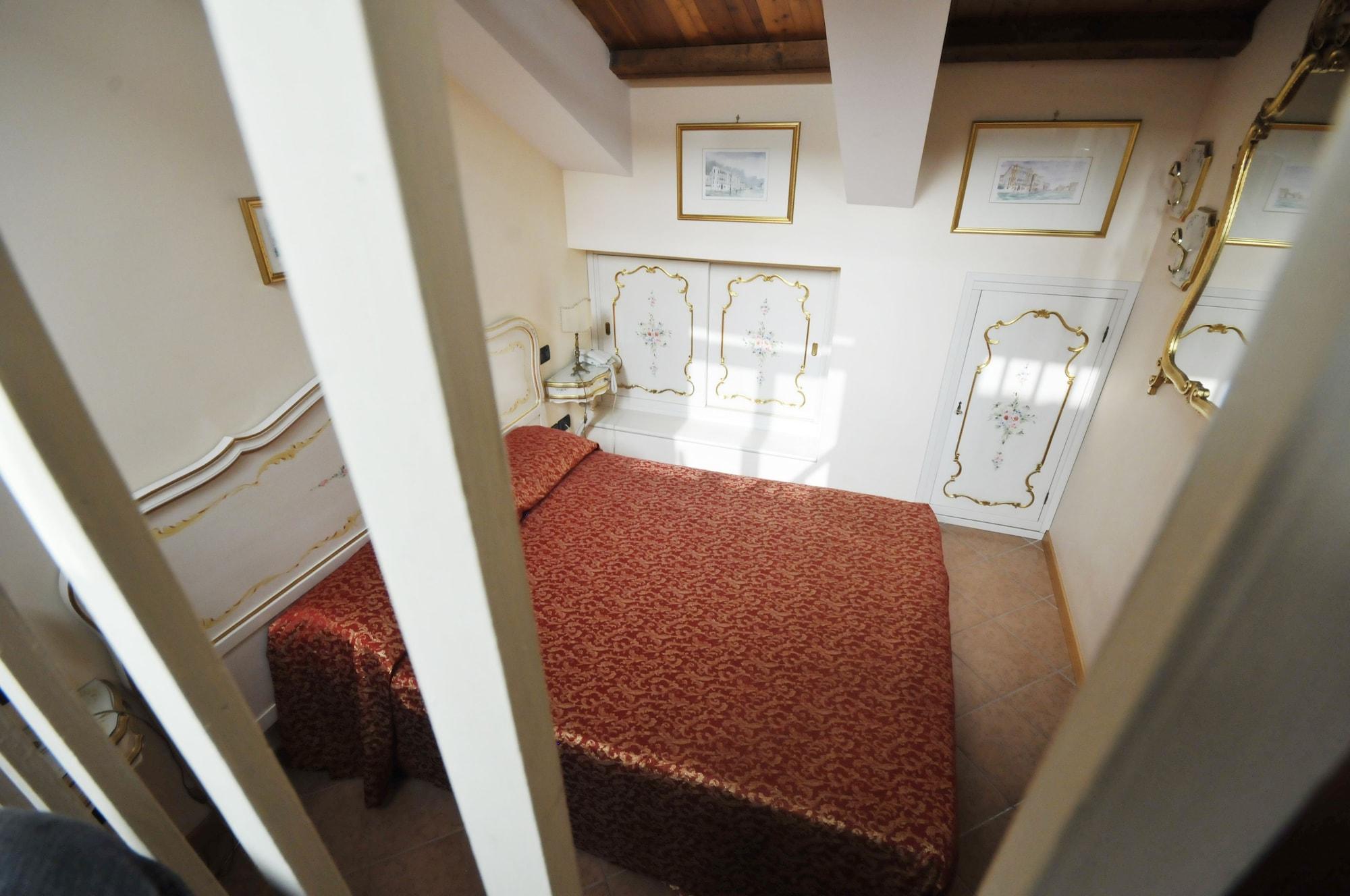 Ca' Leon D'oro Guest house