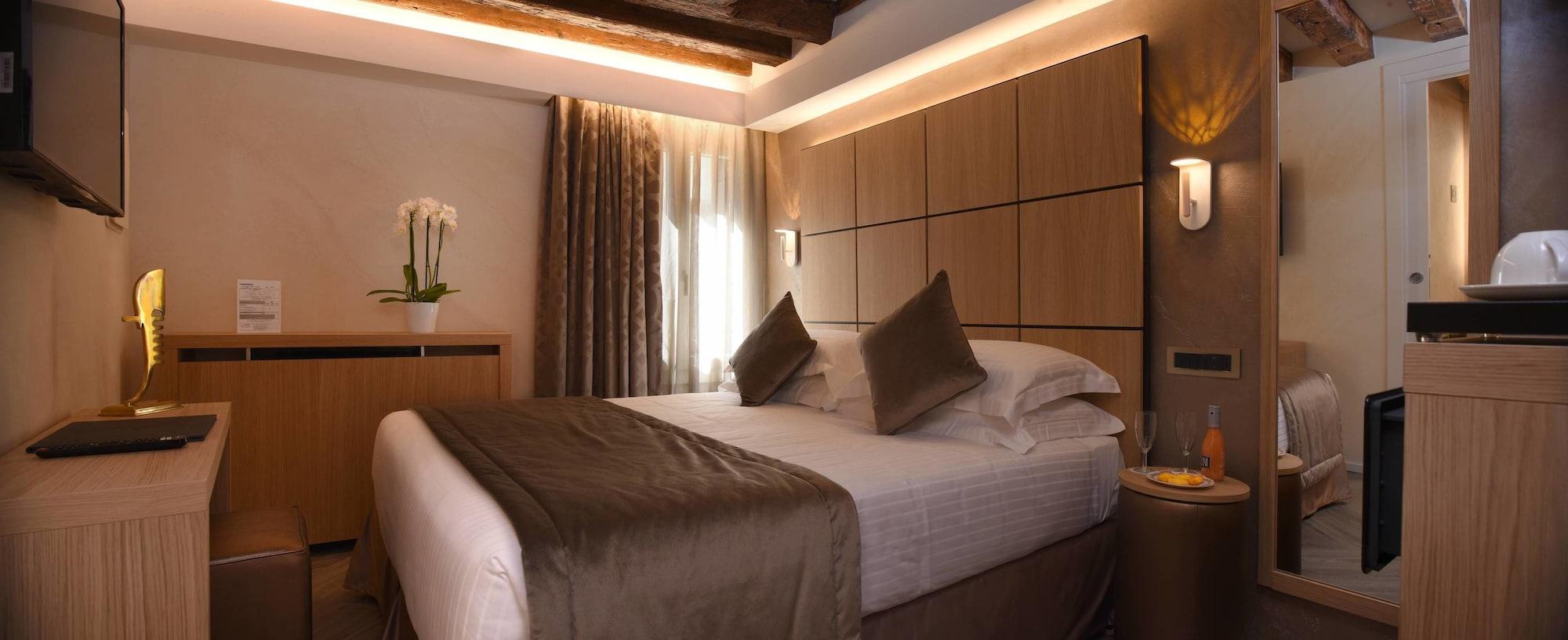 Rosa Salva Venice