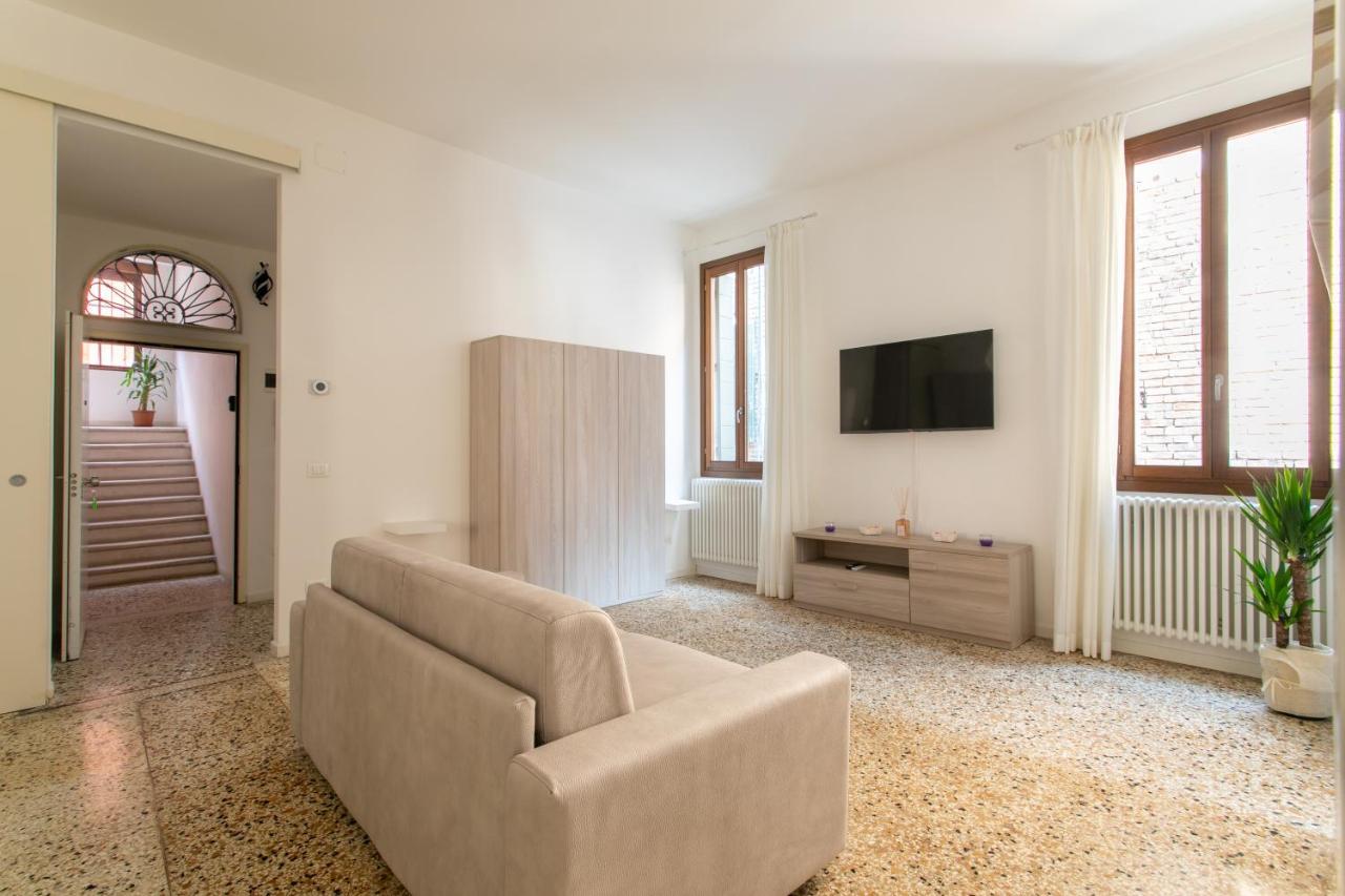 Canaletto Apartment