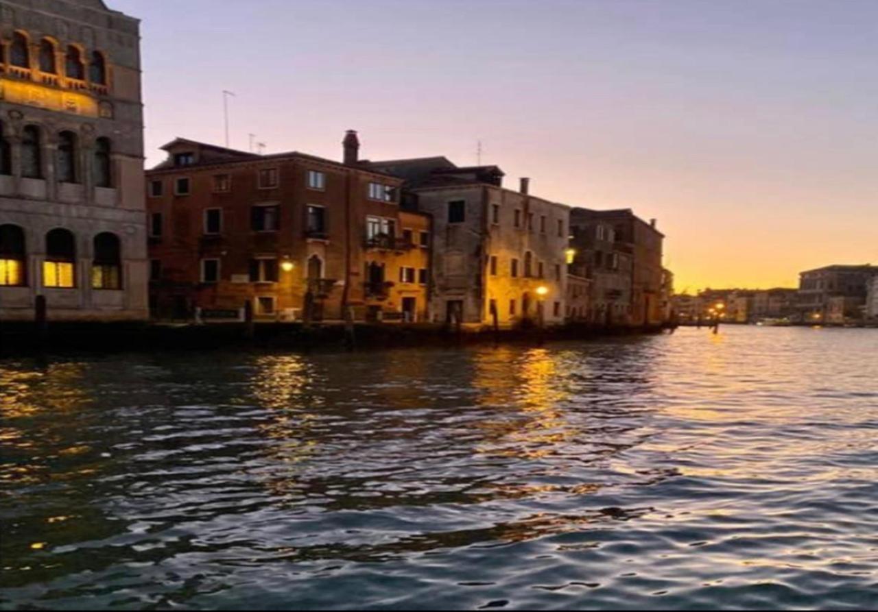 Apartment Blue George Venice