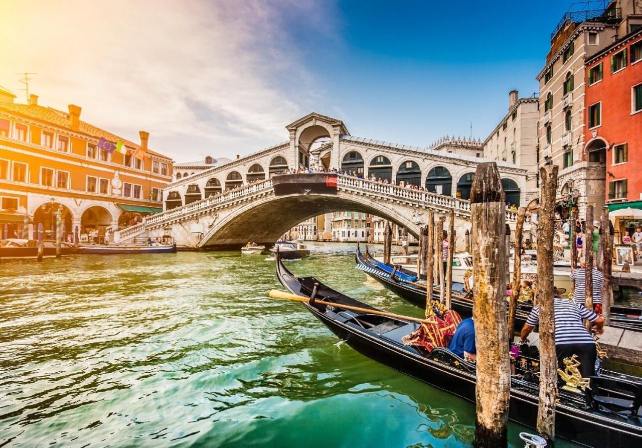 Blue George * Venice